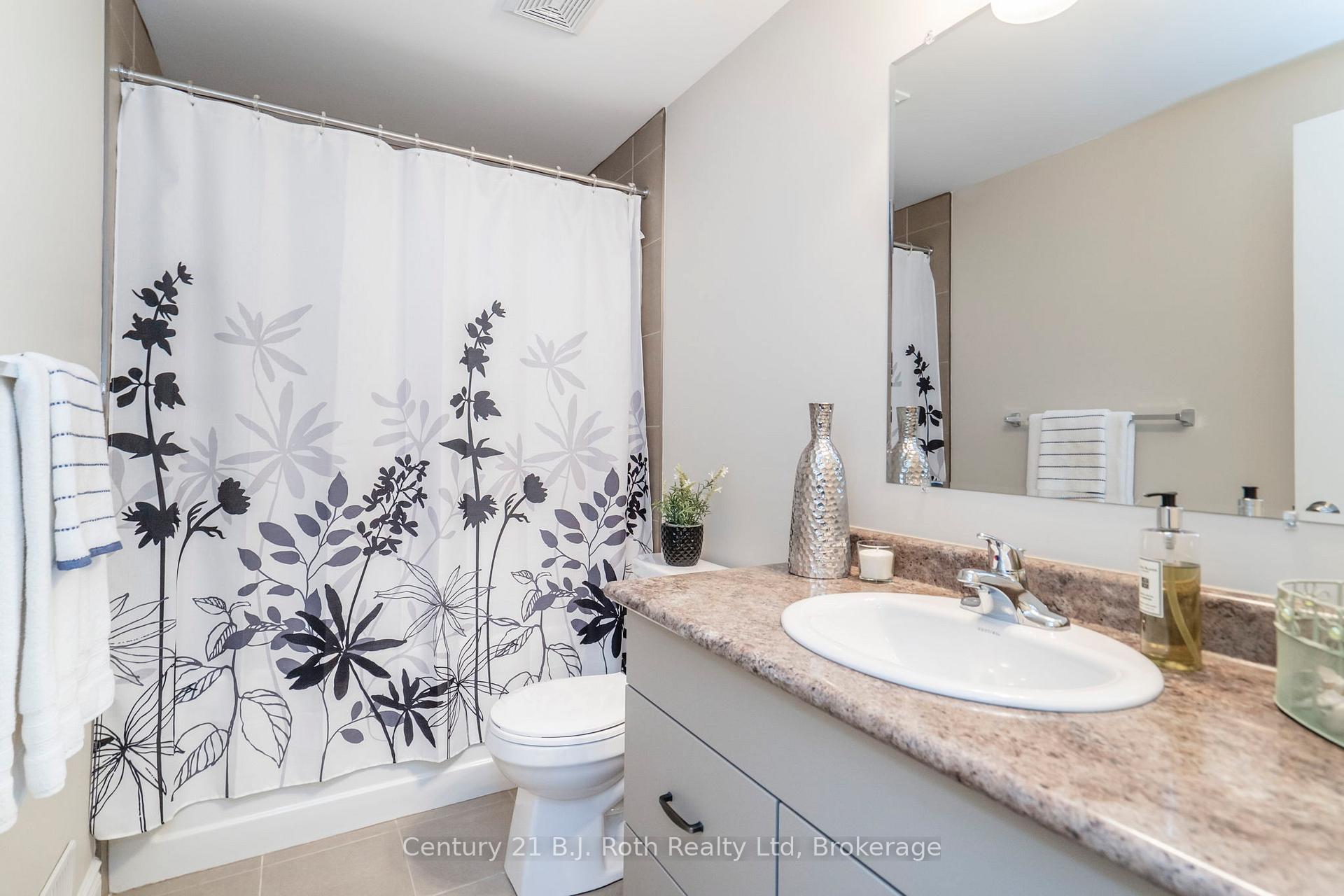 Photo 32 of 4 Charlie Rawson Boulevard, Barrie, Rural Barrie Southwest — HOMEH