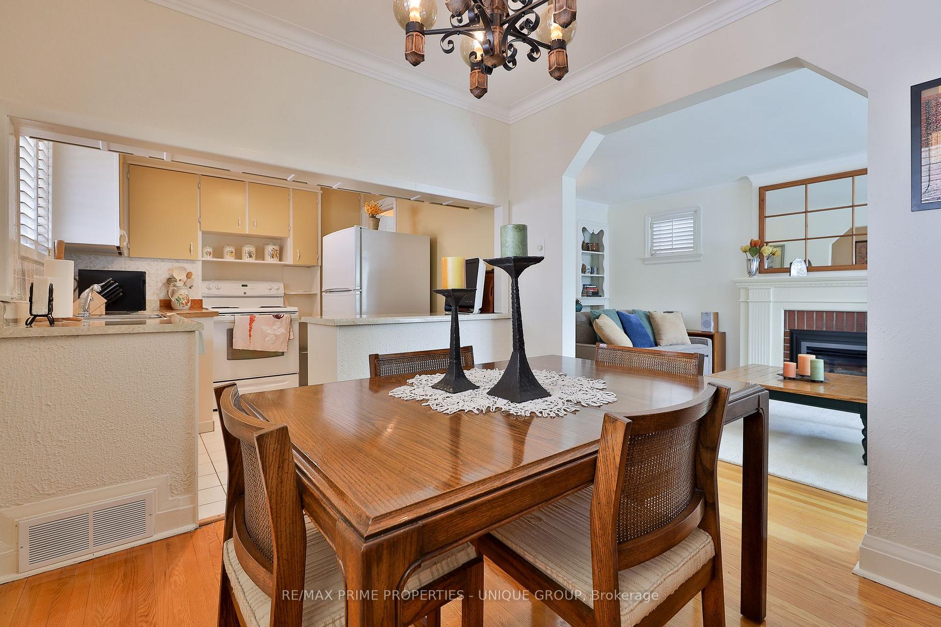 Photo 11 of 598 Broadway Avenue, Toronto, Leaside — HOMEH