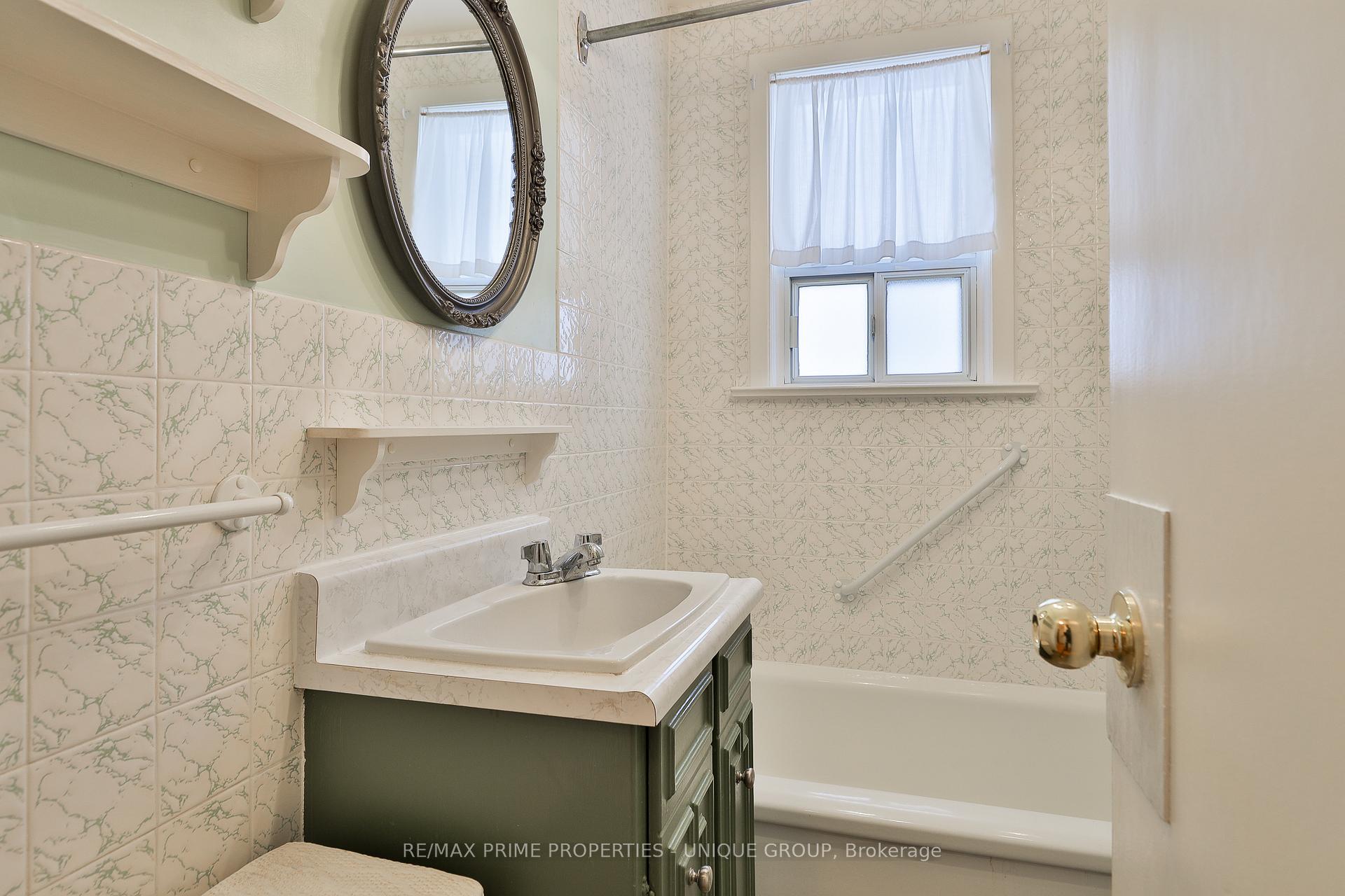 Photo 15 of 598 Broadway Avenue, Toronto, Leaside — HOMEH