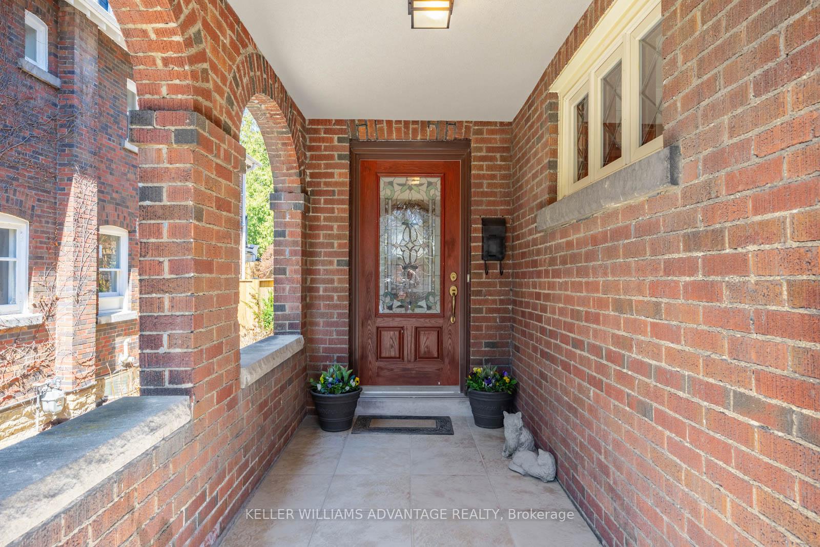 Photo 2 of 122 Garfield Avenue, Toronto, Rosedale-Moore Park — HOMEH