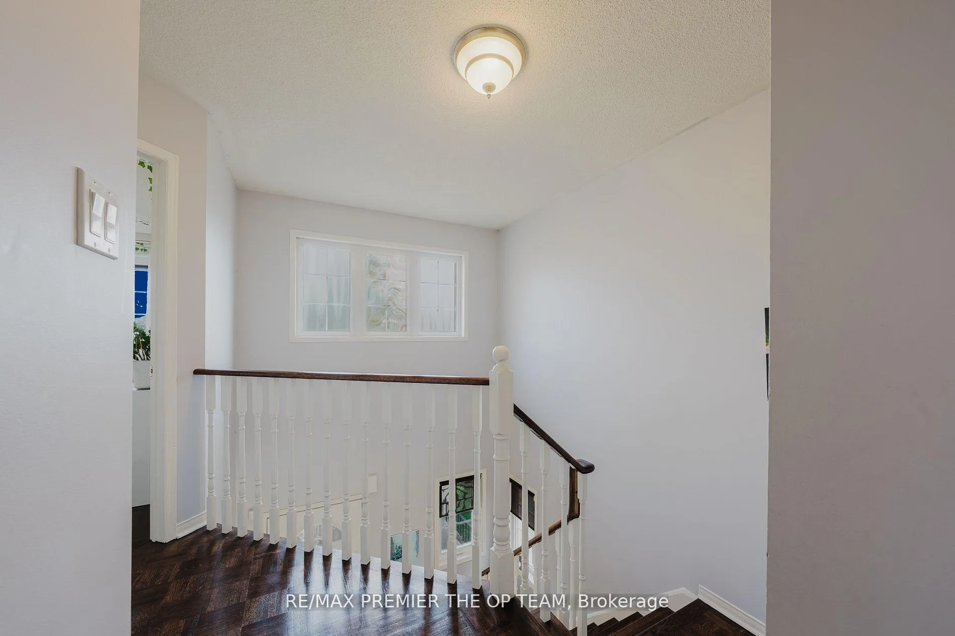 Photo 16 of 50 Beaverbrook Crescent, Vaughan, Rural Vaughan — HOMEH