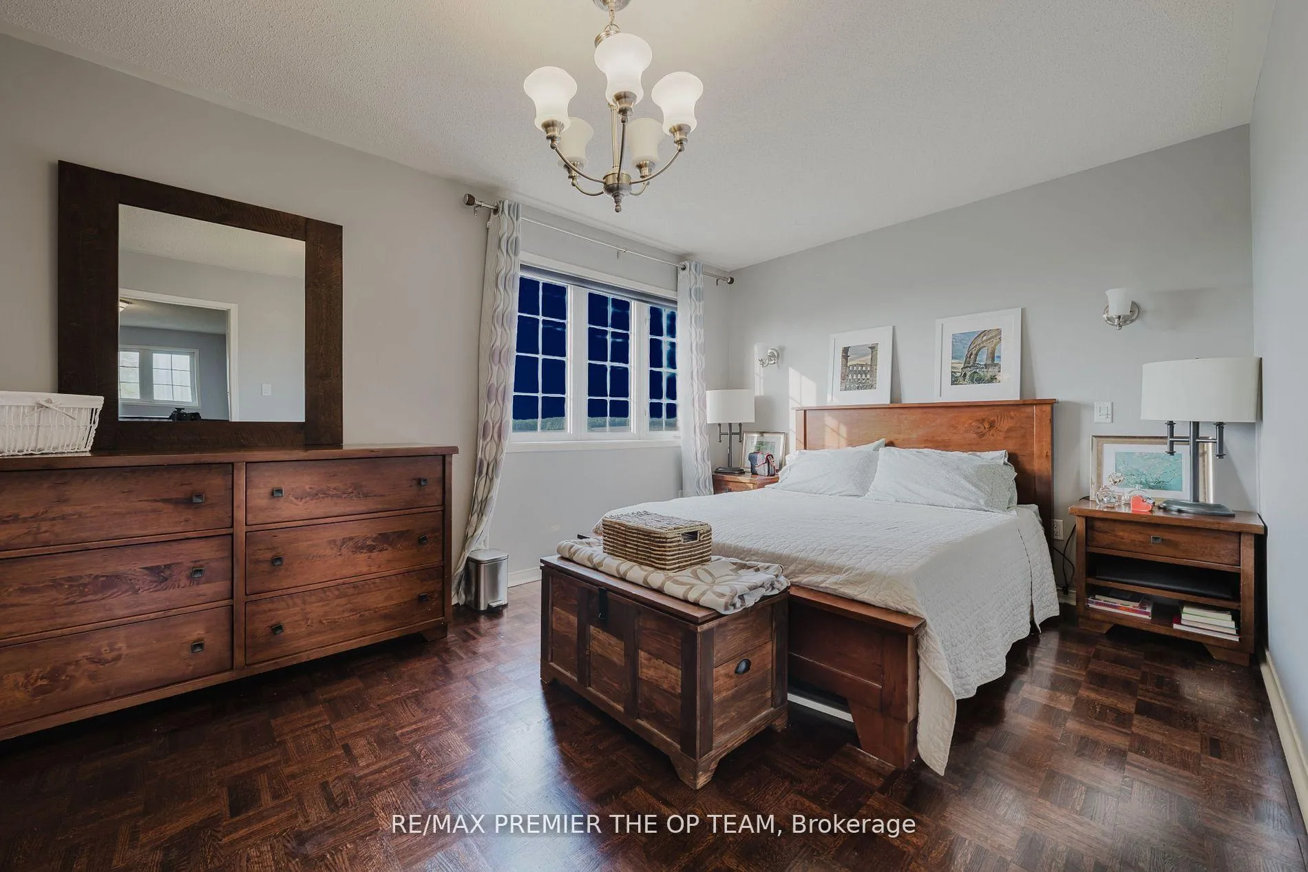 Photo 21 of 50 Beaverbrook Crescent, Vaughan, Rural Vaughan — HOMEH