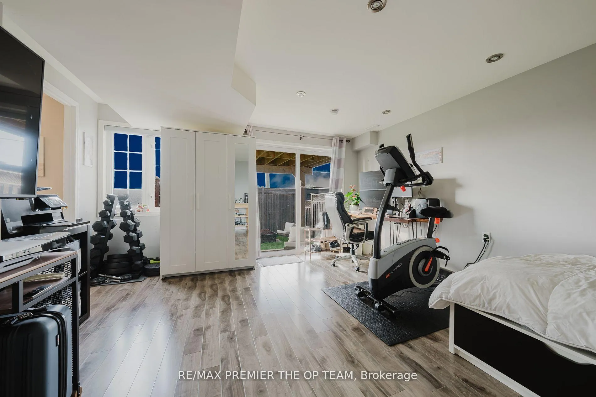 Photo 26 of 50 Beaverbrook Crescent, Vaughan, Rural Vaughan — HOMEH