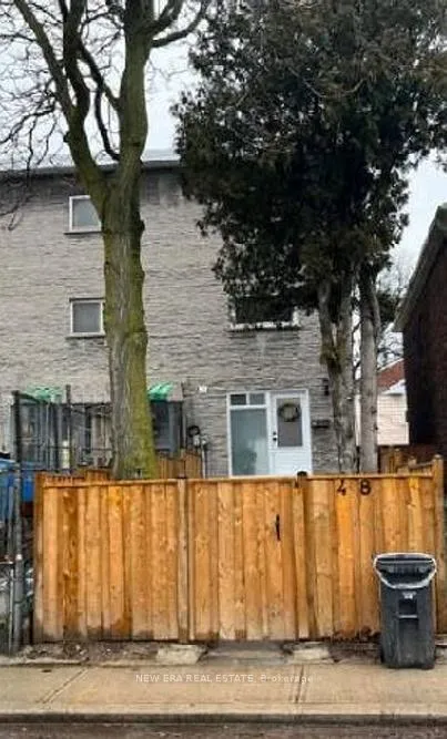 Front of 48 Carr Street