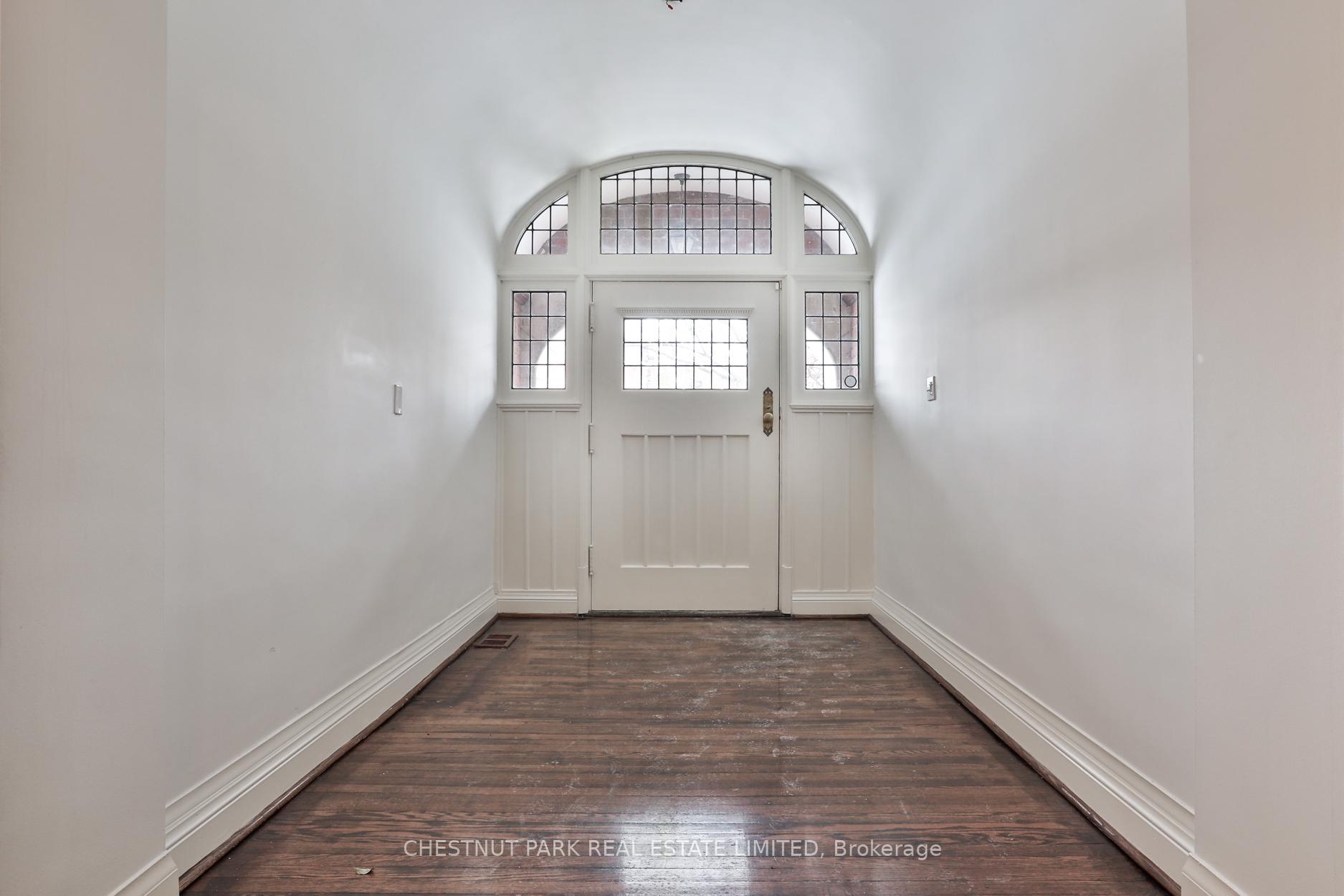 Photo 6 of Unit Main 1, 15 Elm Avenue, Toronto, Rosedale-Moore Park — HOMEH