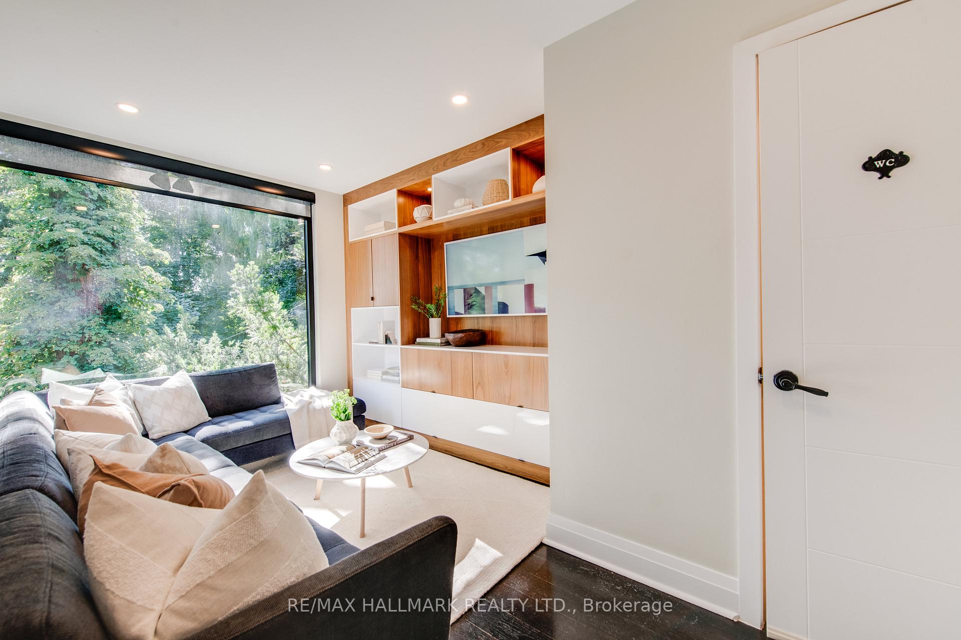 Photo 5 of 64 Southwood Drive, Toronto, The Beaches — HOMEH