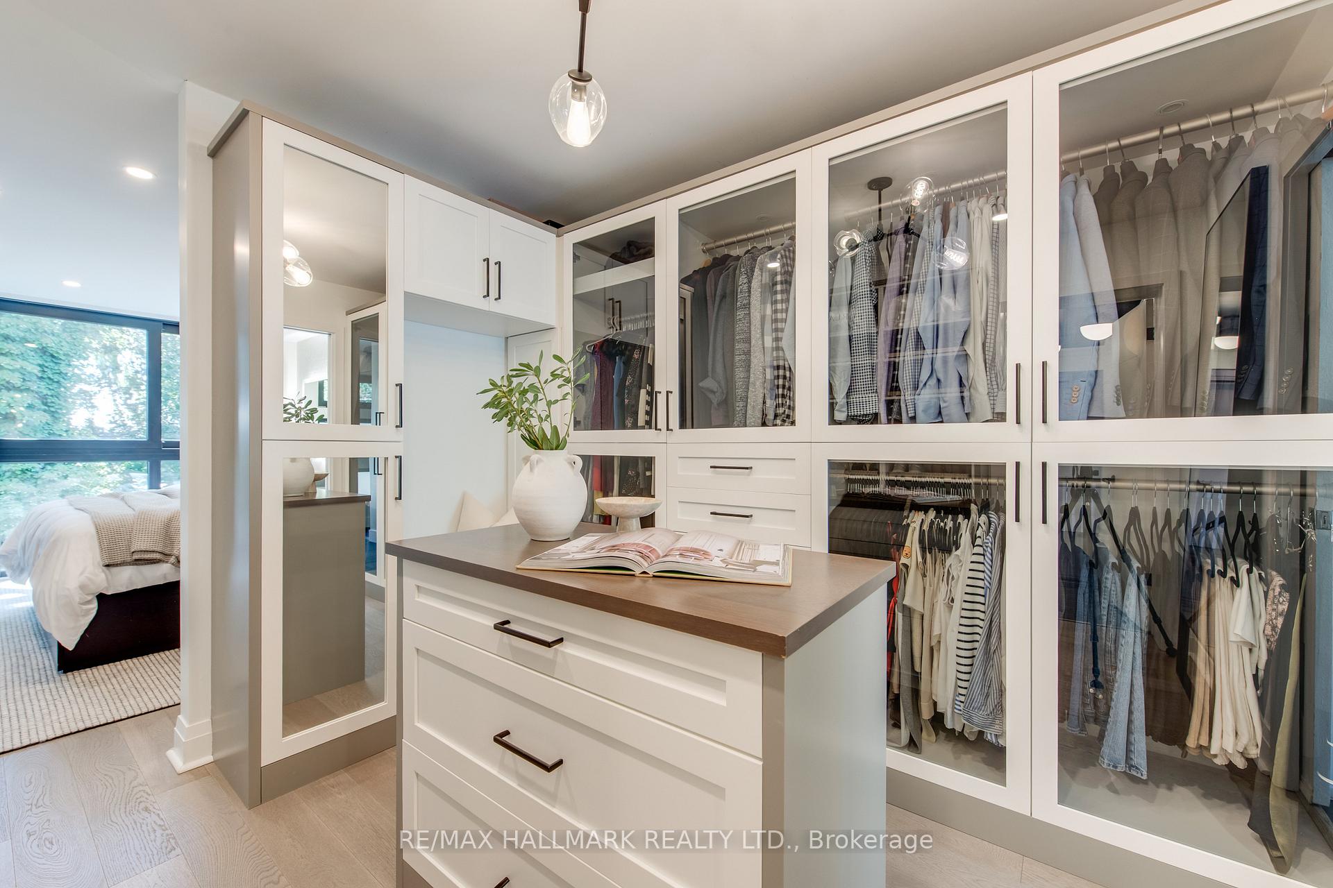 Photo 10 of 64 Southwood Drive, Toronto, The Beaches — HOMEH