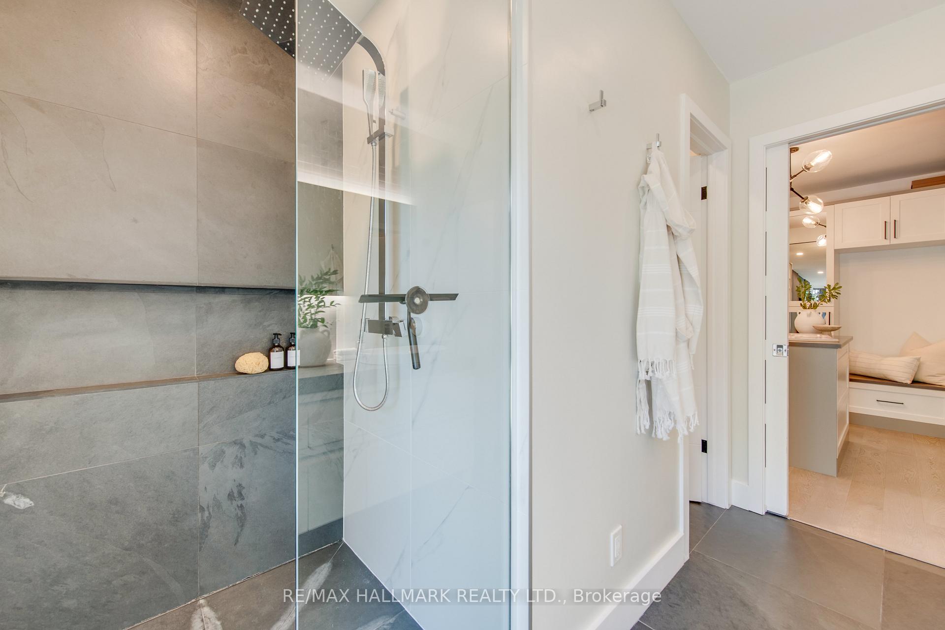 Photo 11 of 64 Southwood Drive, Toronto, The Beaches — HOMEH