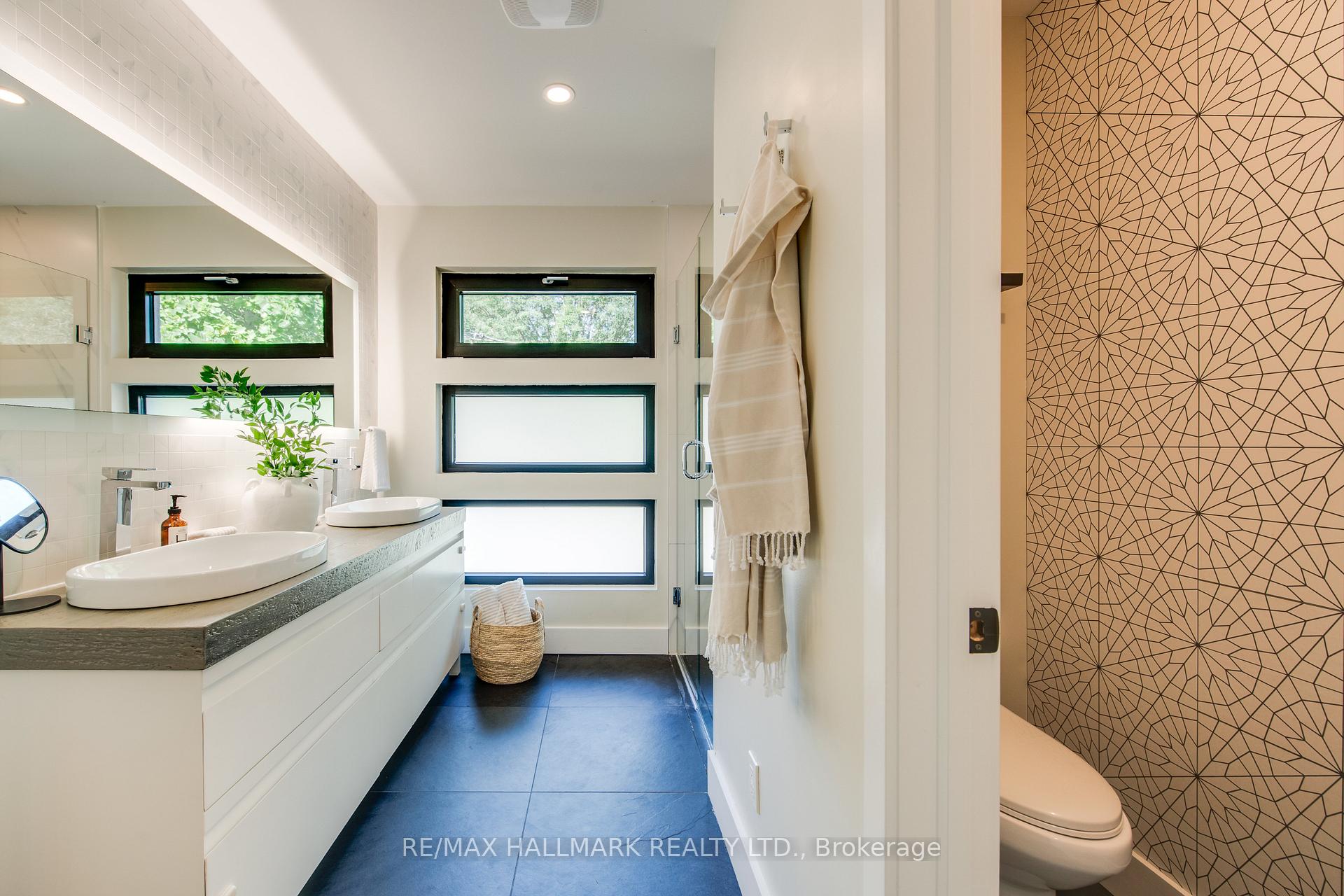 Photo 12 of 64 Southwood Drive, Toronto, The Beaches — HOMEH