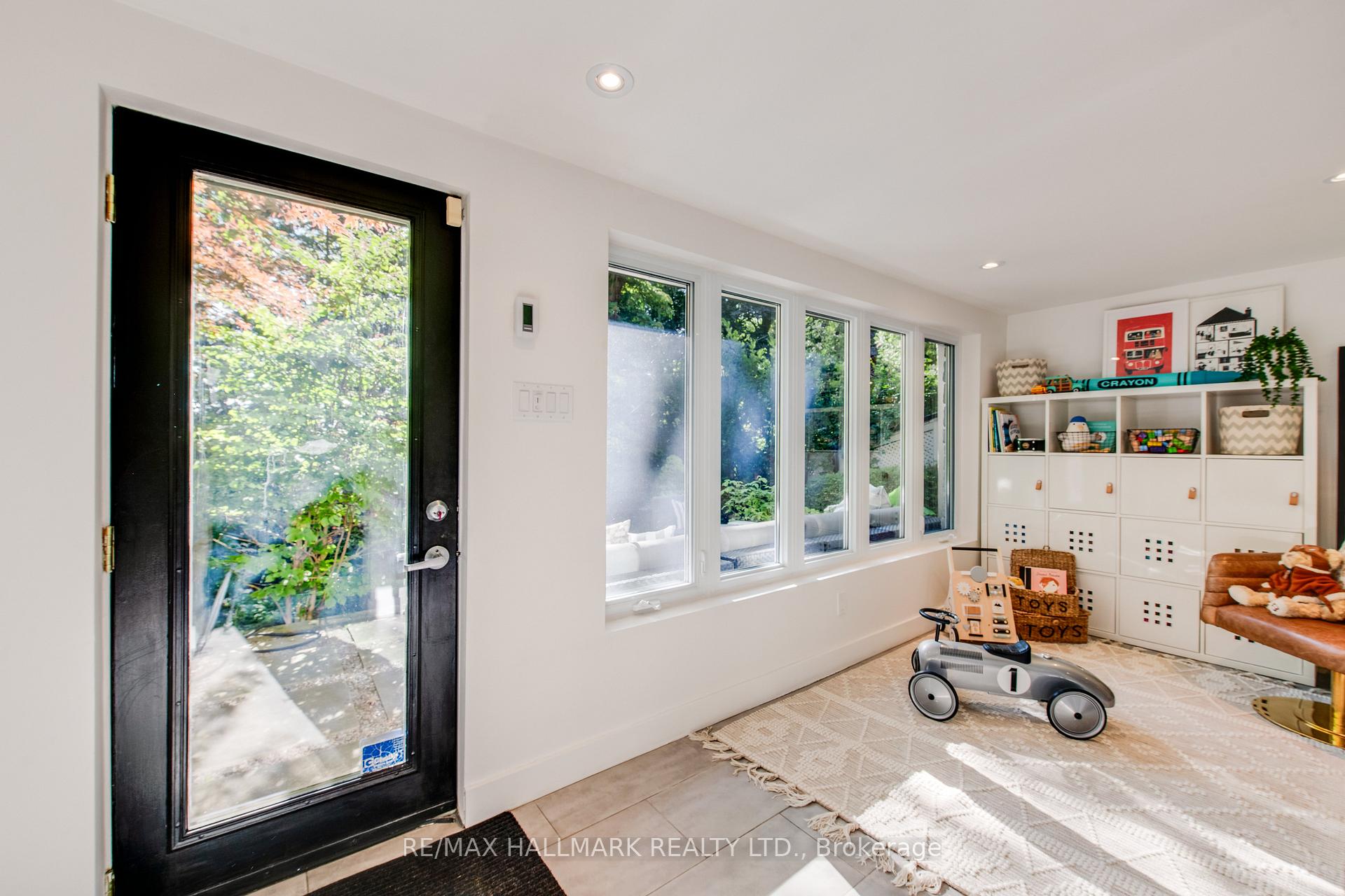 Photo 22 of 64 Southwood Drive, Toronto, The Beaches — HOMEH