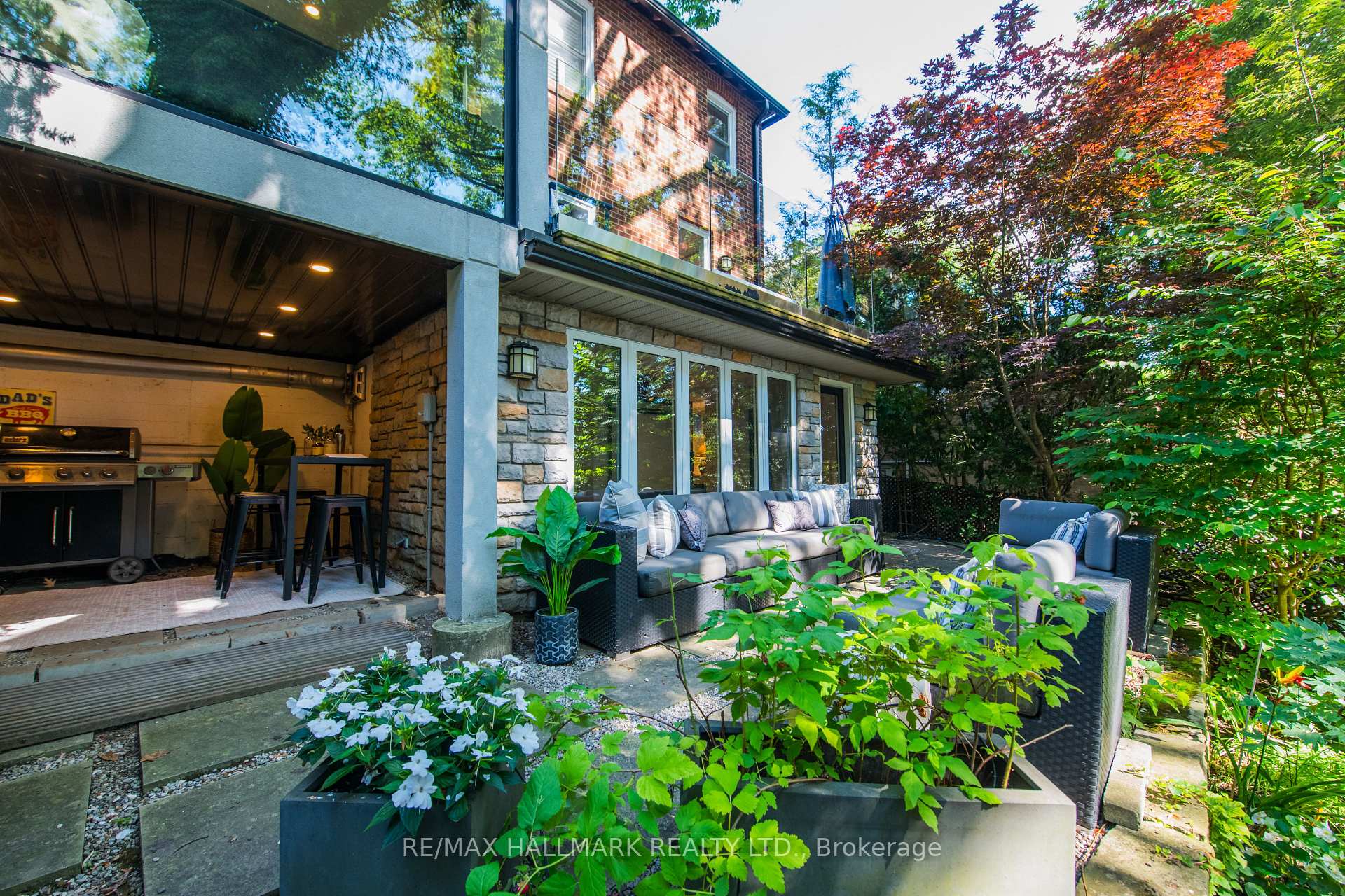 Photo 24 of 64 Southwood Drive, Toronto, The Beaches — HOMEH