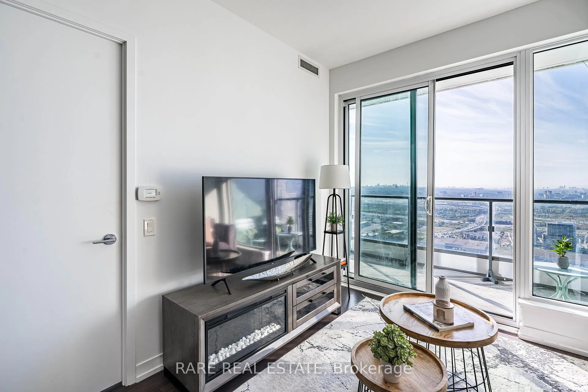Photo 9 of Unit 5506, 5 Buttermill Avenue, Vaughan, Vaughan Corporate Centre — HOMEH