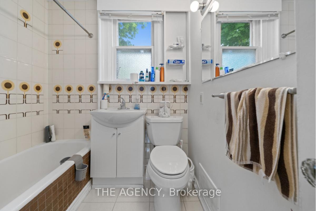 Photo 36 of 78 Donegall Drive, Toronto, Leaside — HOMEH