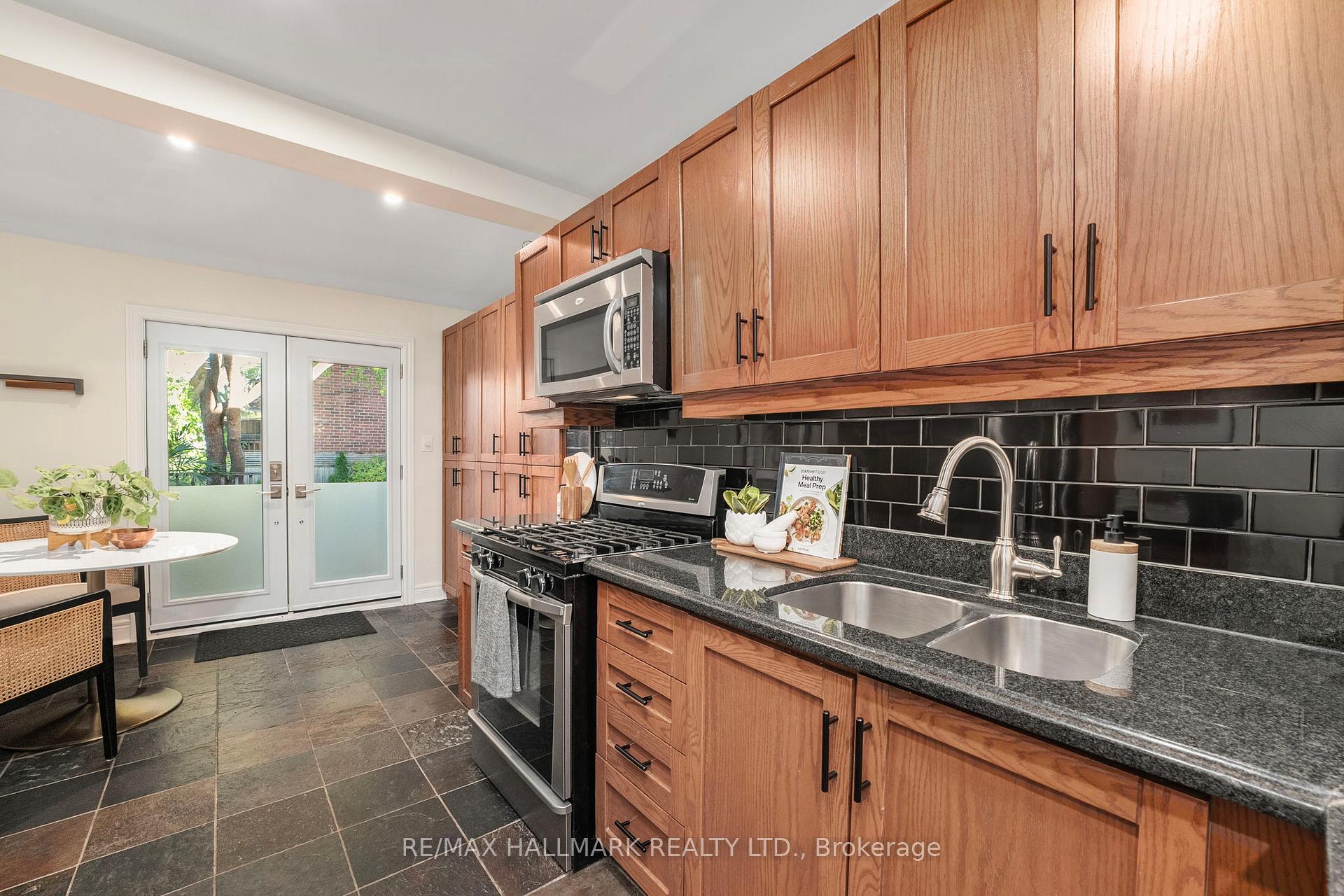 Photo 11 of 89 Knox Avenue, Toronto, Greenwood-Coxwell — HOMEH