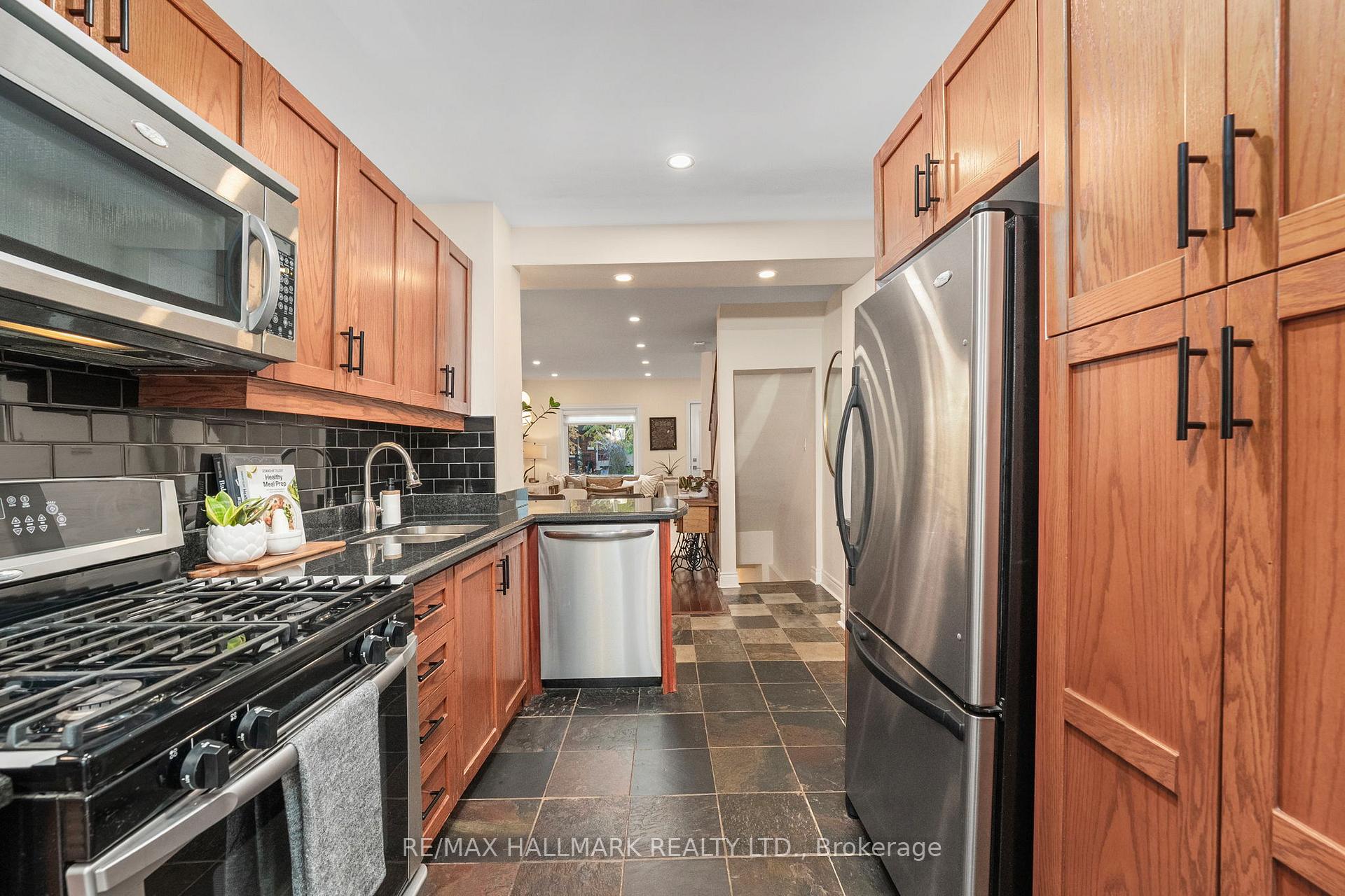 Photo 14 of 89 Knox Avenue, Toronto, Greenwood-Coxwell — HOMEH