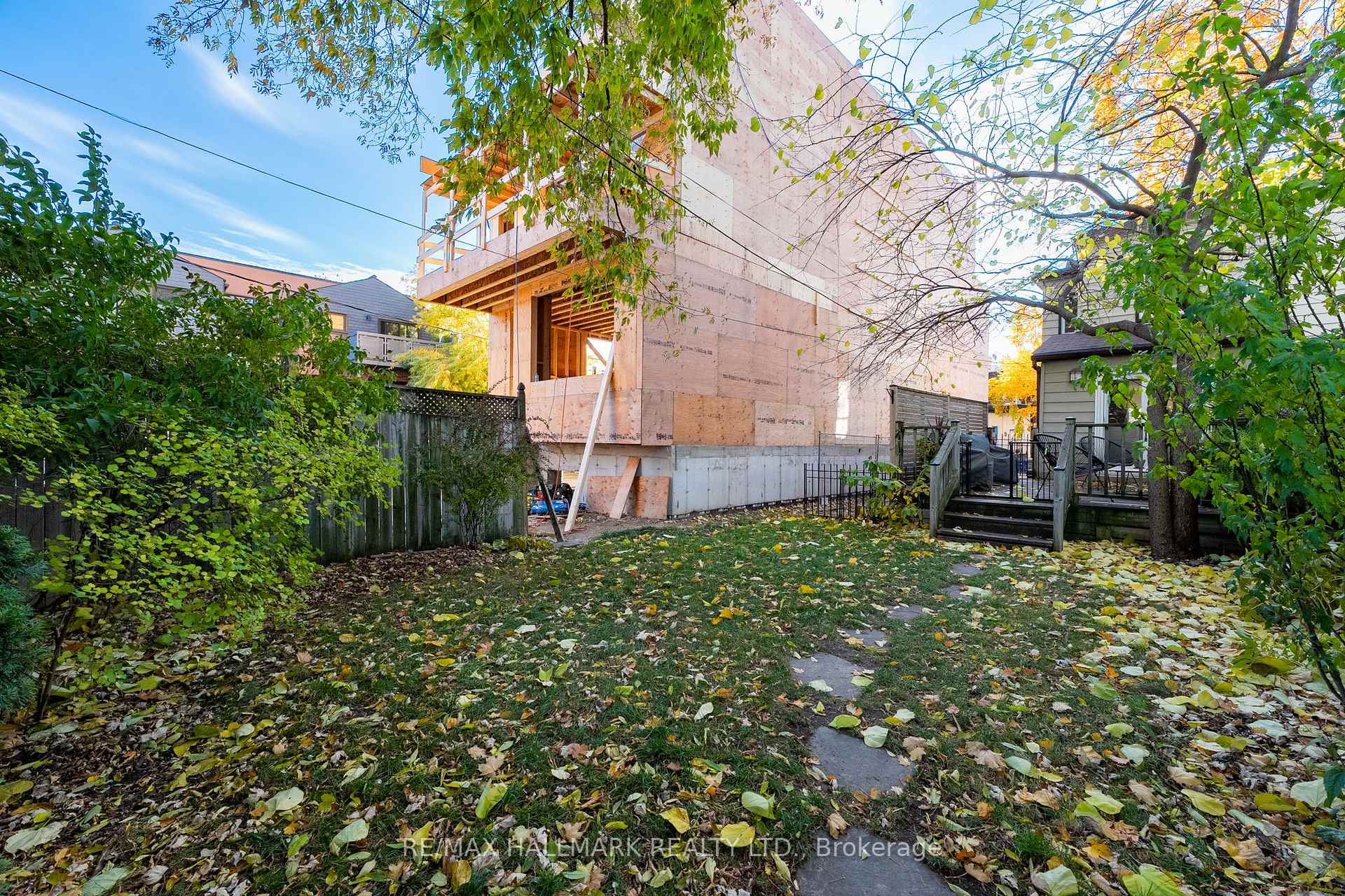 Photo 33 of 89 Knox Avenue, Toronto, Greenwood-Coxwell — HOMEH