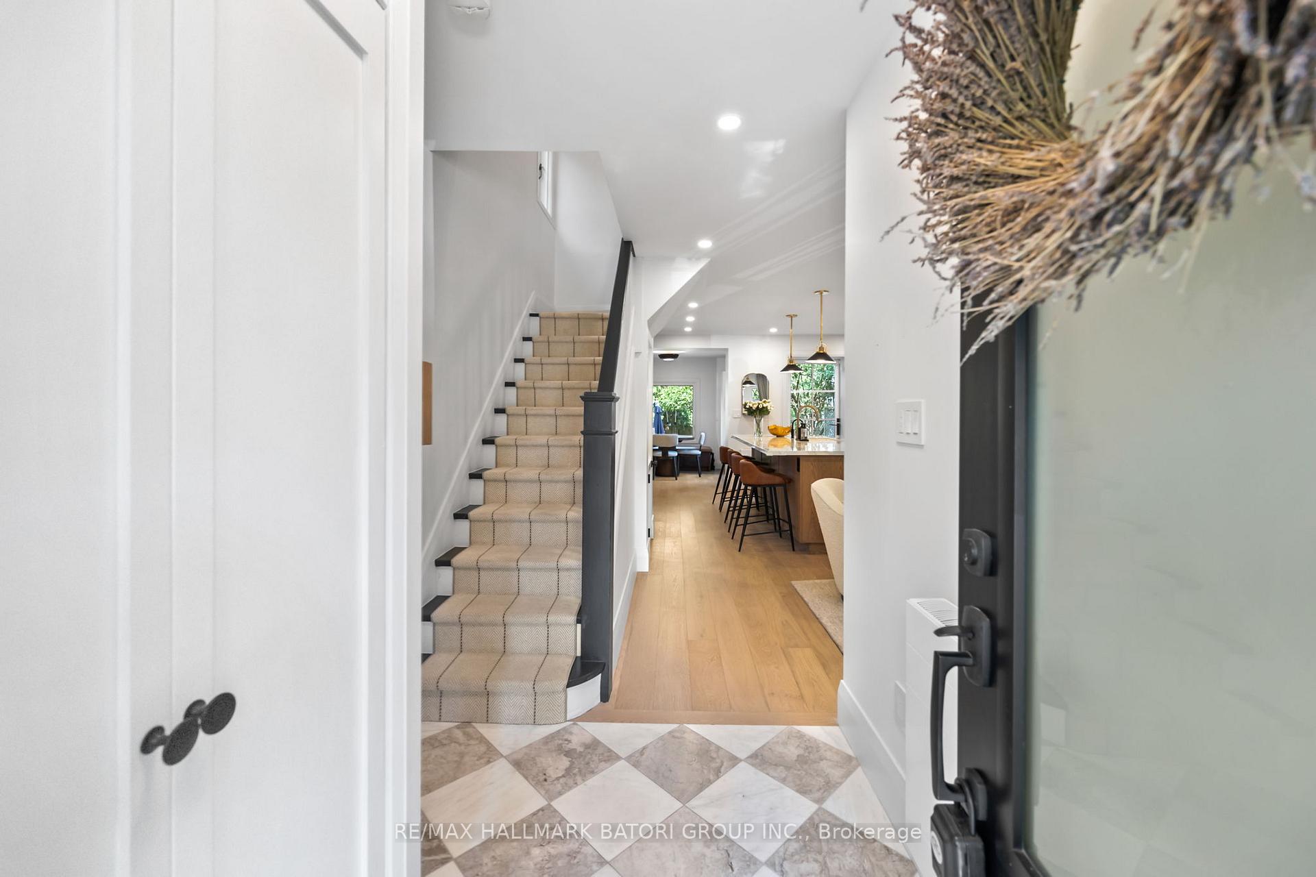 Photo 2 of 17 Martin Road, Toronto, Mount Pleasant East — HOMEH