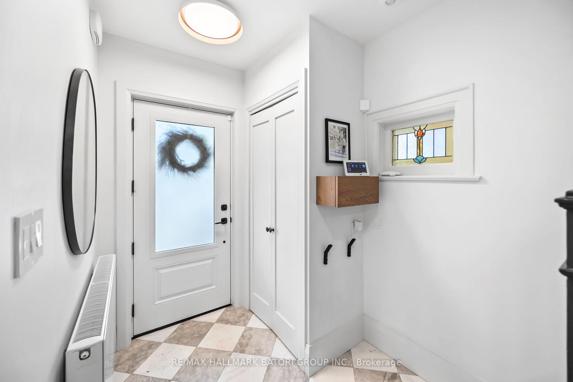 Photo 3 of 17 Martin Road, Toronto, Mount Pleasant East — HOMEH