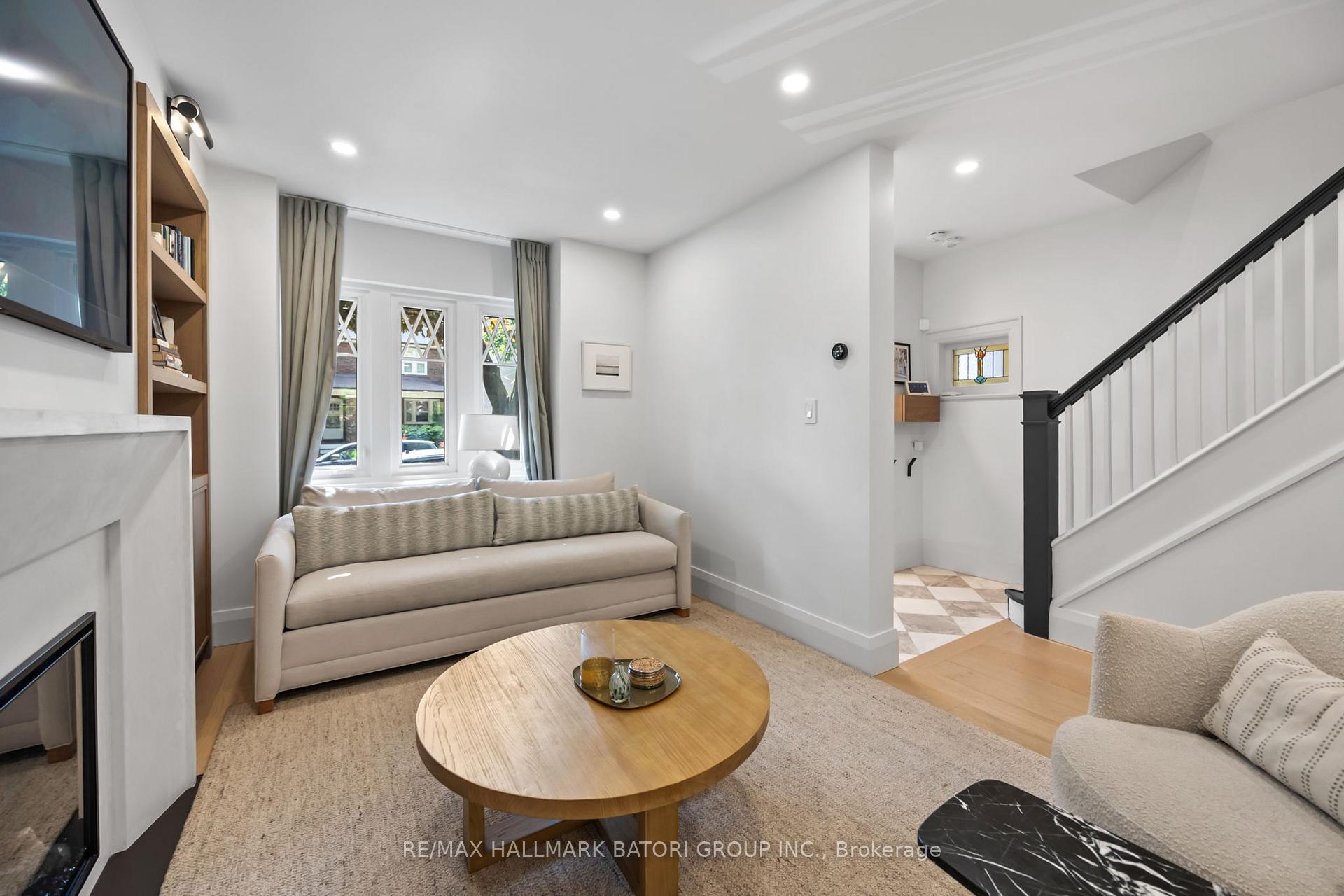Photo 6 of 17 Martin Road, Toronto, Mount Pleasant East — HOMEH