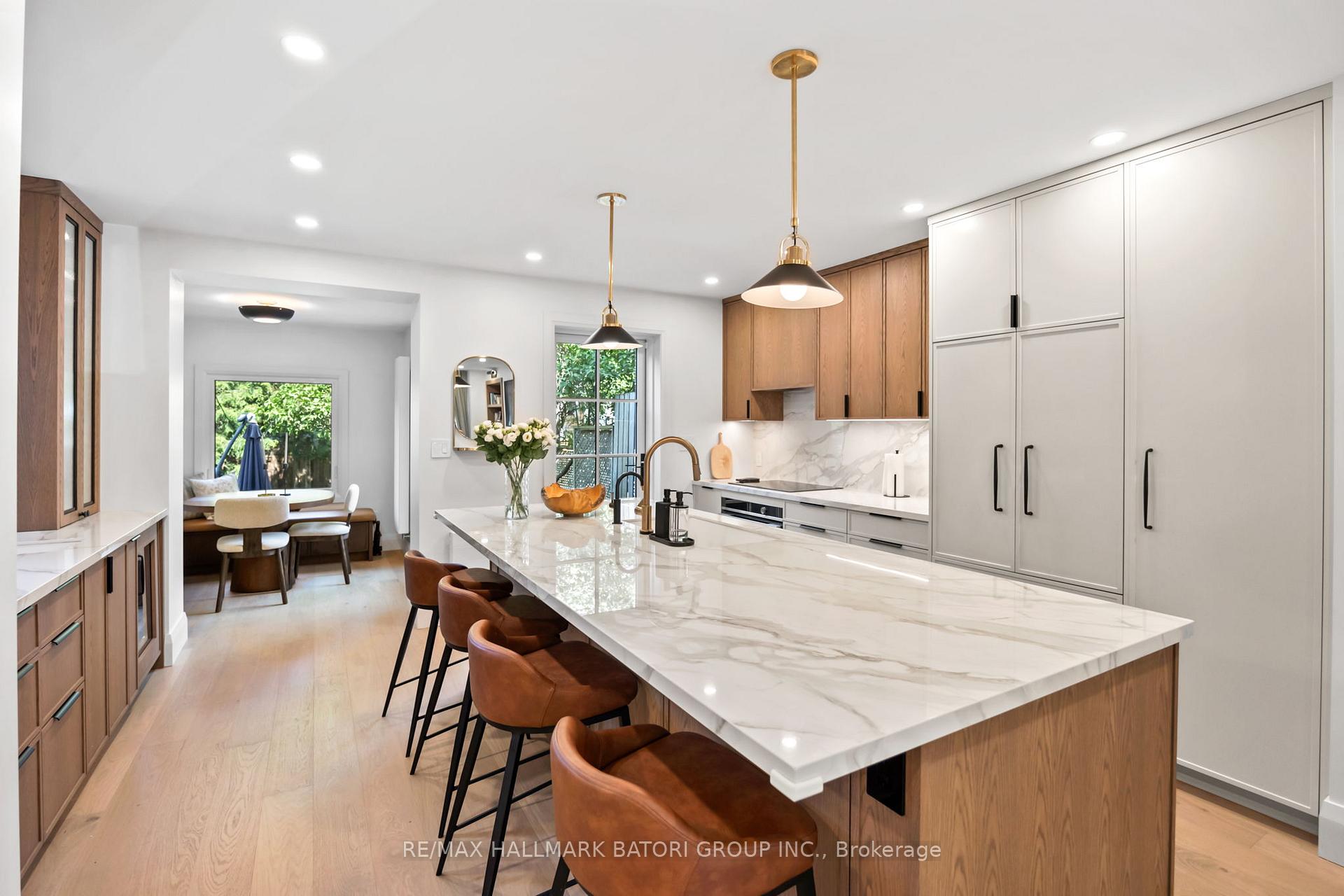 Photo 9 of 17 Martin Road, Toronto, Mount Pleasant East — HOMEH