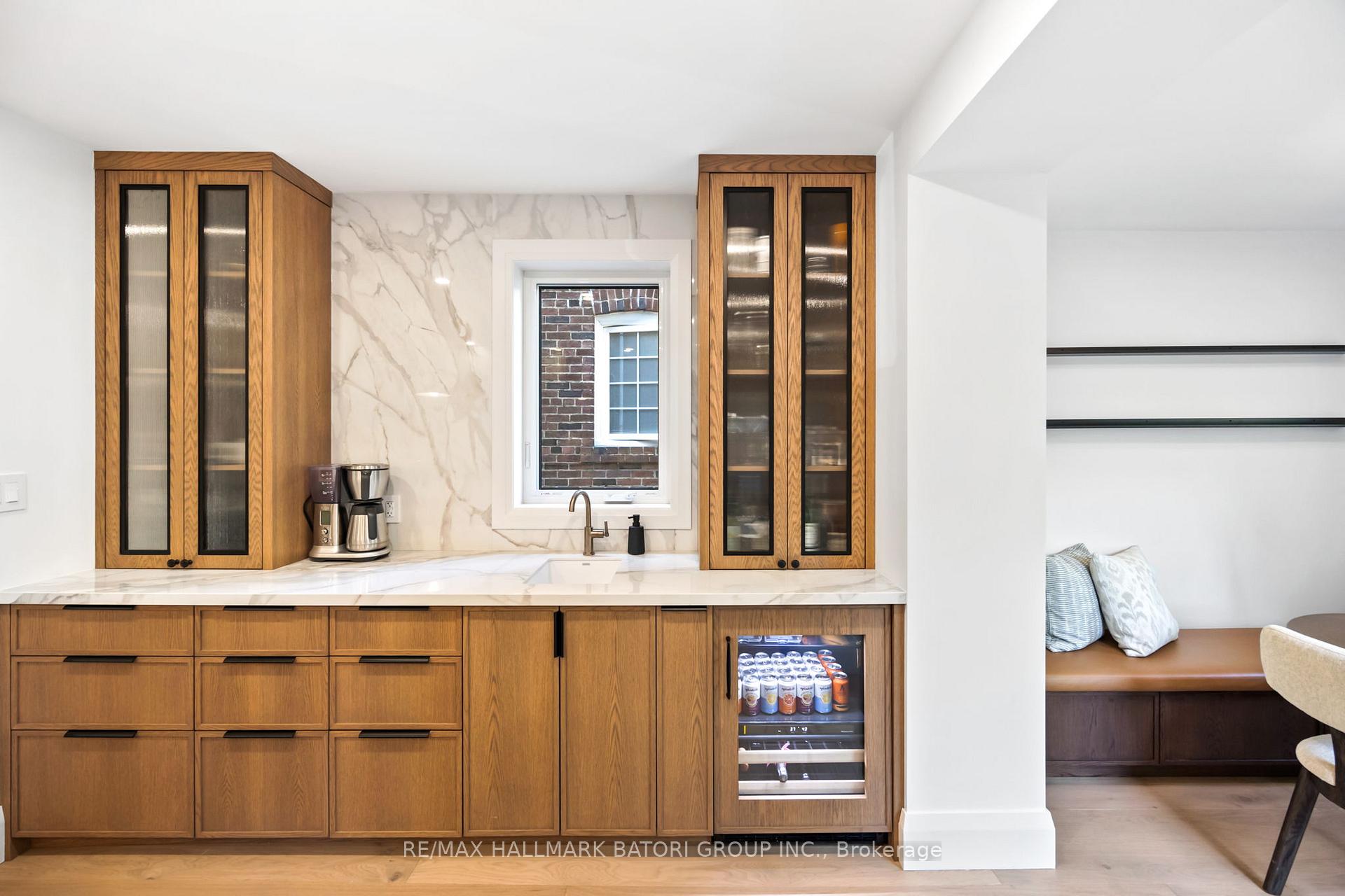 Photo 15 of 17 Martin Road, Toronto, Mount Pleasant East — HOMEH