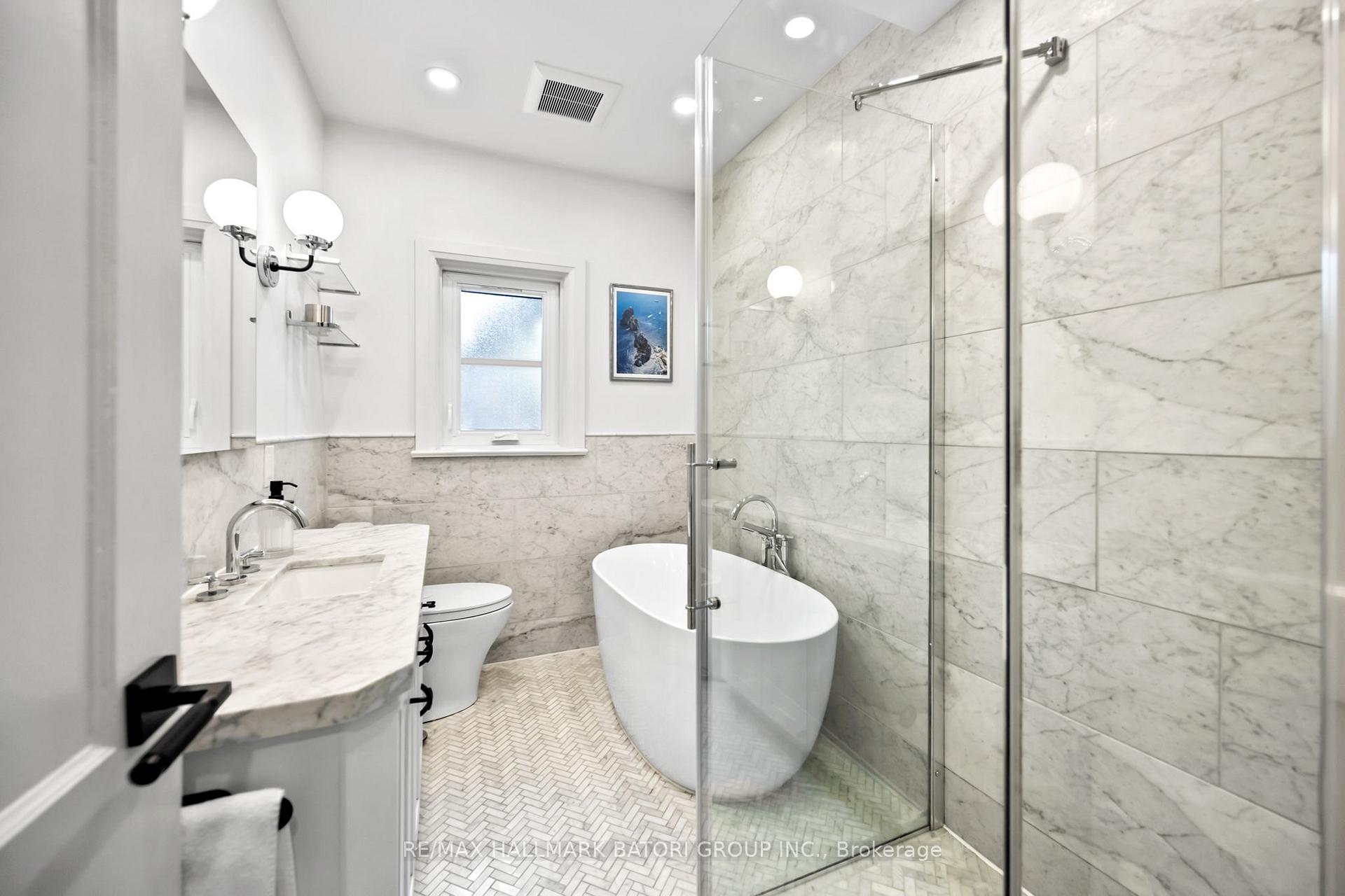 Photo 23 of 17 Martin Road, Toronto, Mount Pleasant East — HOMEH