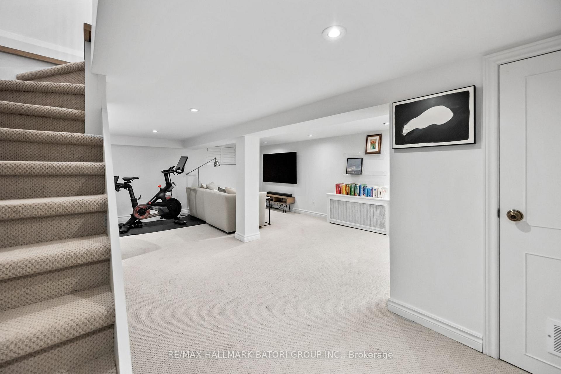 Photo 25 of 17 Martin Road, Toronto, Mount Pleasant East — HOMEH