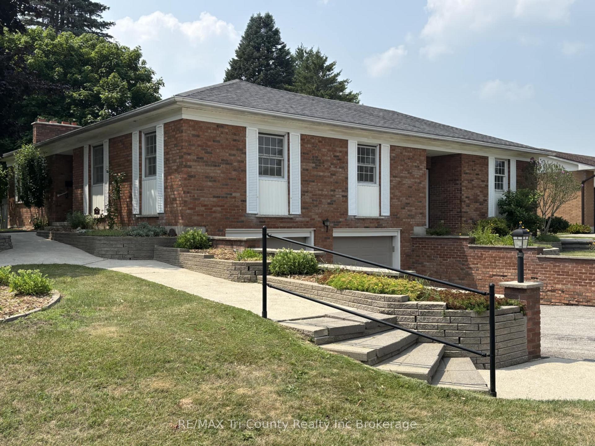 Photo 1 of 7 Glenridge Road, Tillsonburg — HOMEH