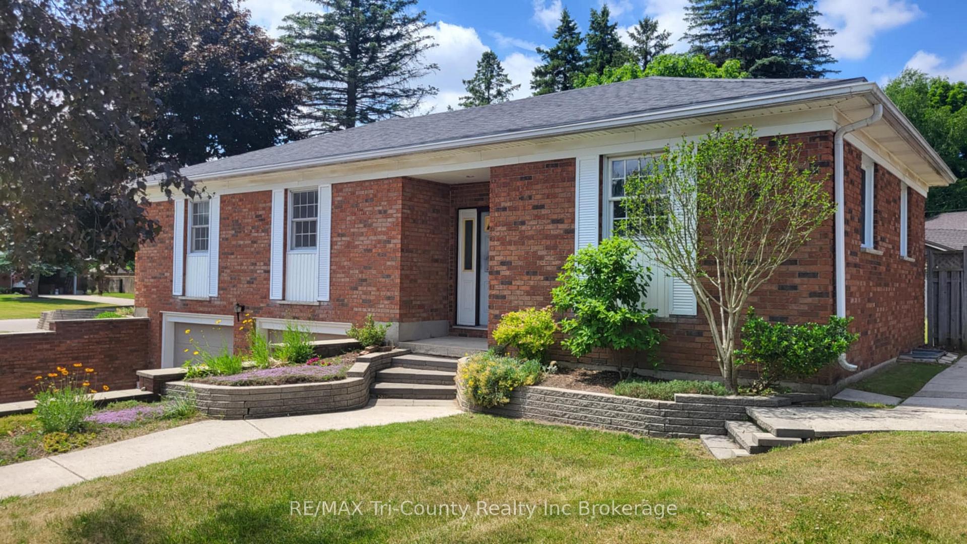Photo 3 of 7 Glenridge Road, Tillsonburg — HOMEH