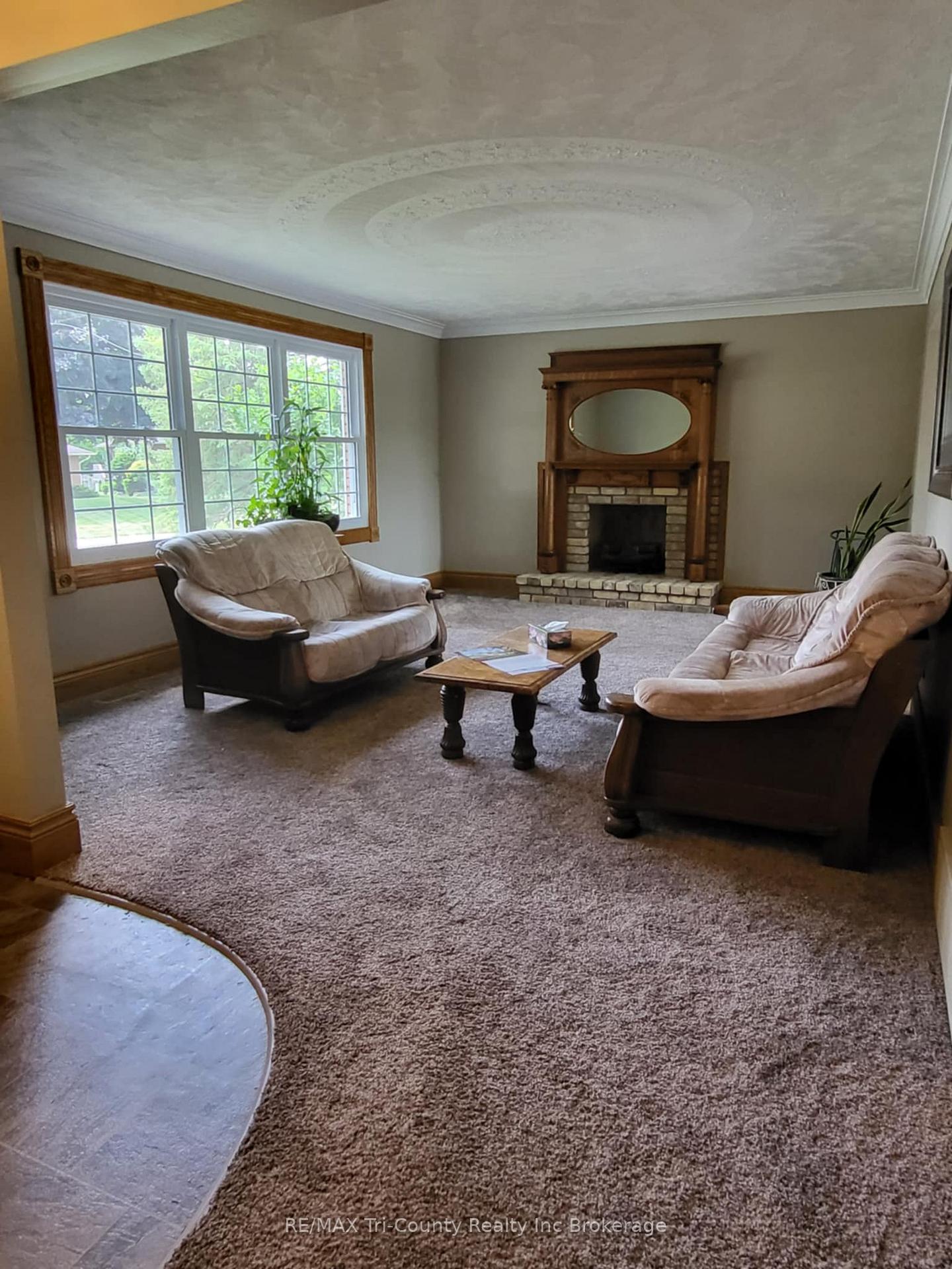 Photo 4 of 7 Glenridge Road, Tillsonburg — HOMEH