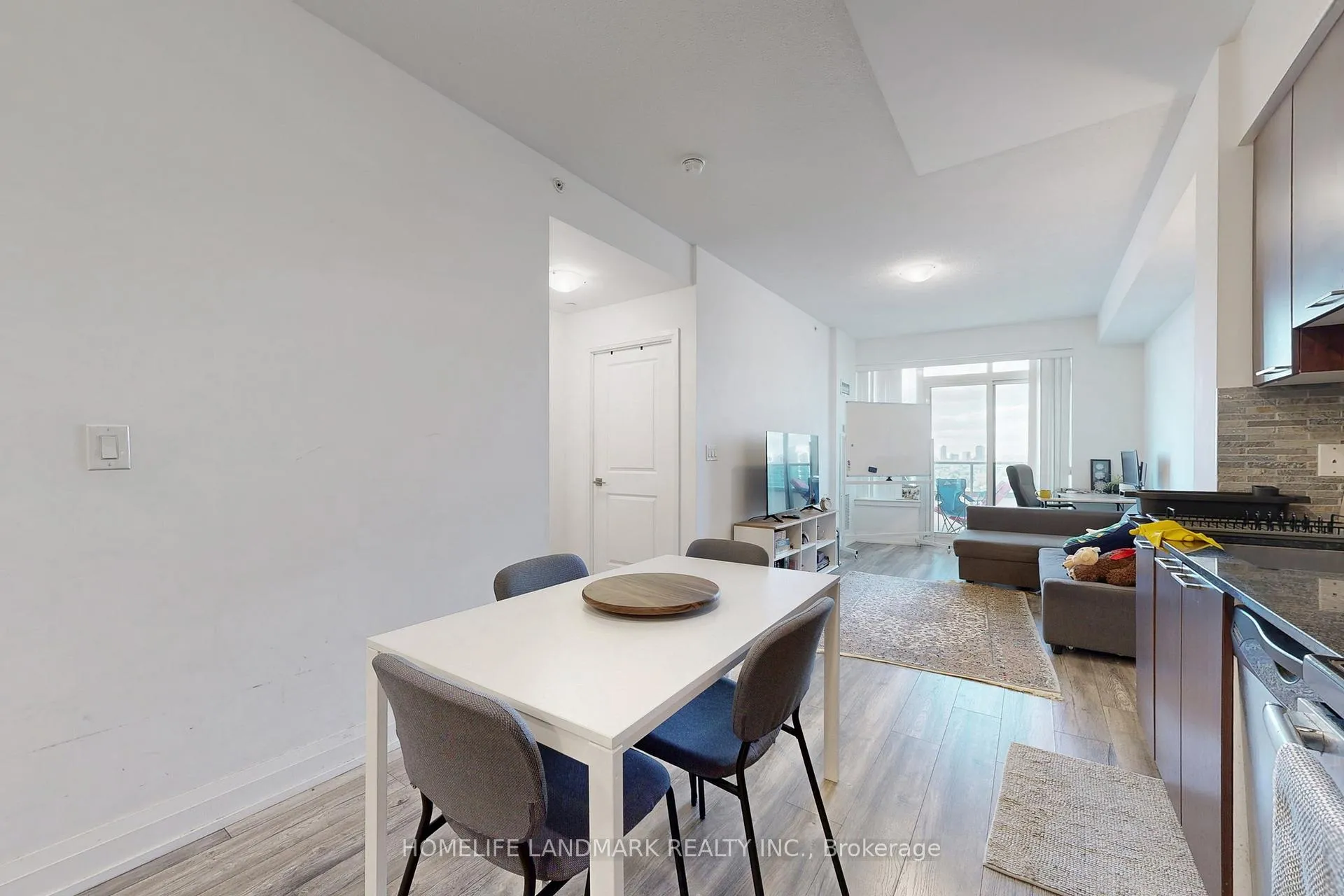 Photo 13 of Unit 1123, 7161 Yonge Street, Markham, Grandview — HOMEH