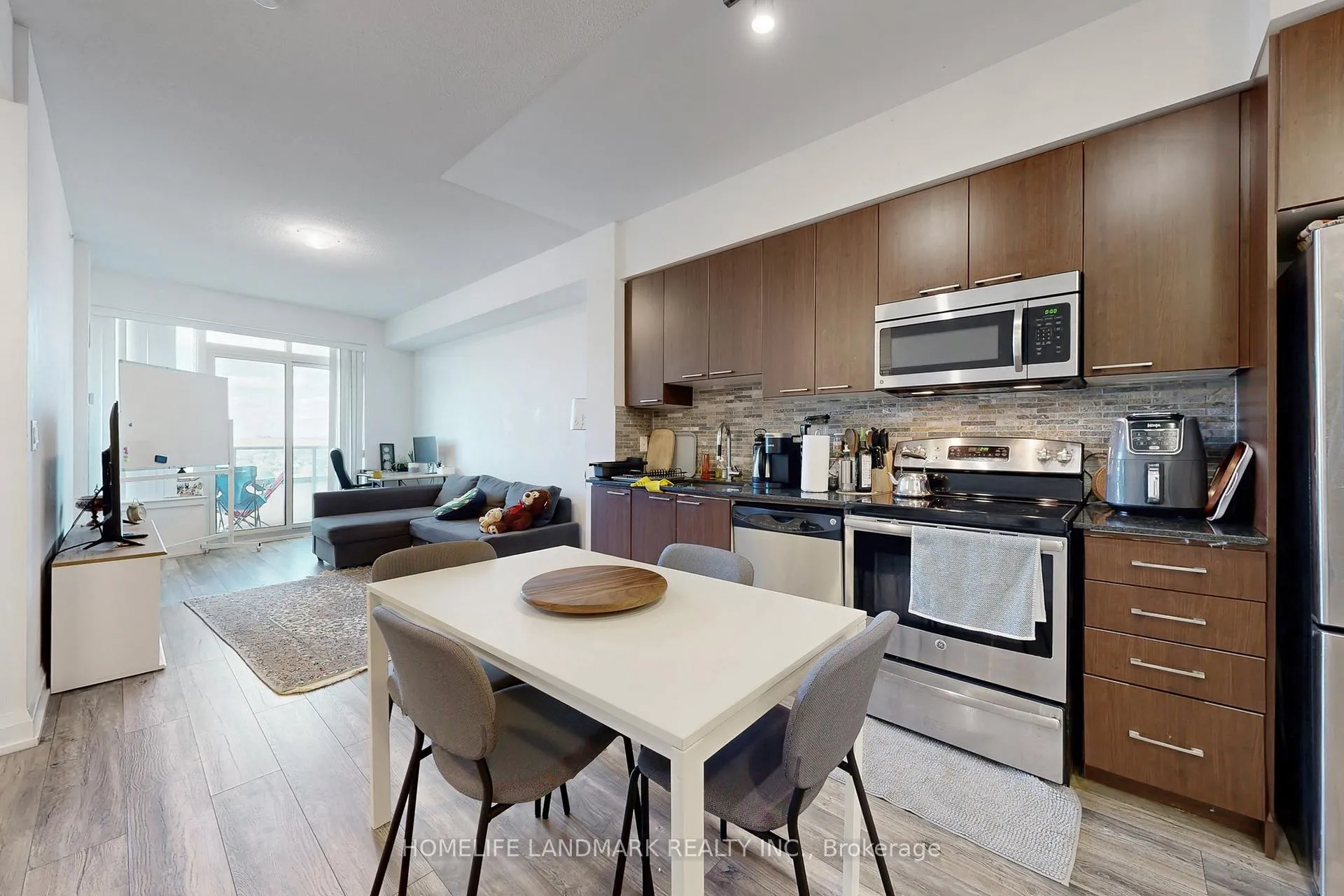 Photo 15 of Unit 1123, 7161 Yonge Street, Markham, Grandview — HOMEH