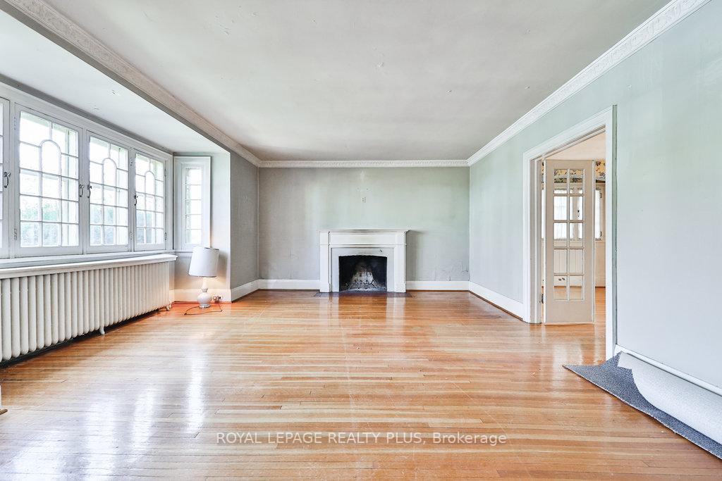 Photo 6 of 225 Glenrose Avenue, Toronto, Rosedale-Moore Park — HOMEH