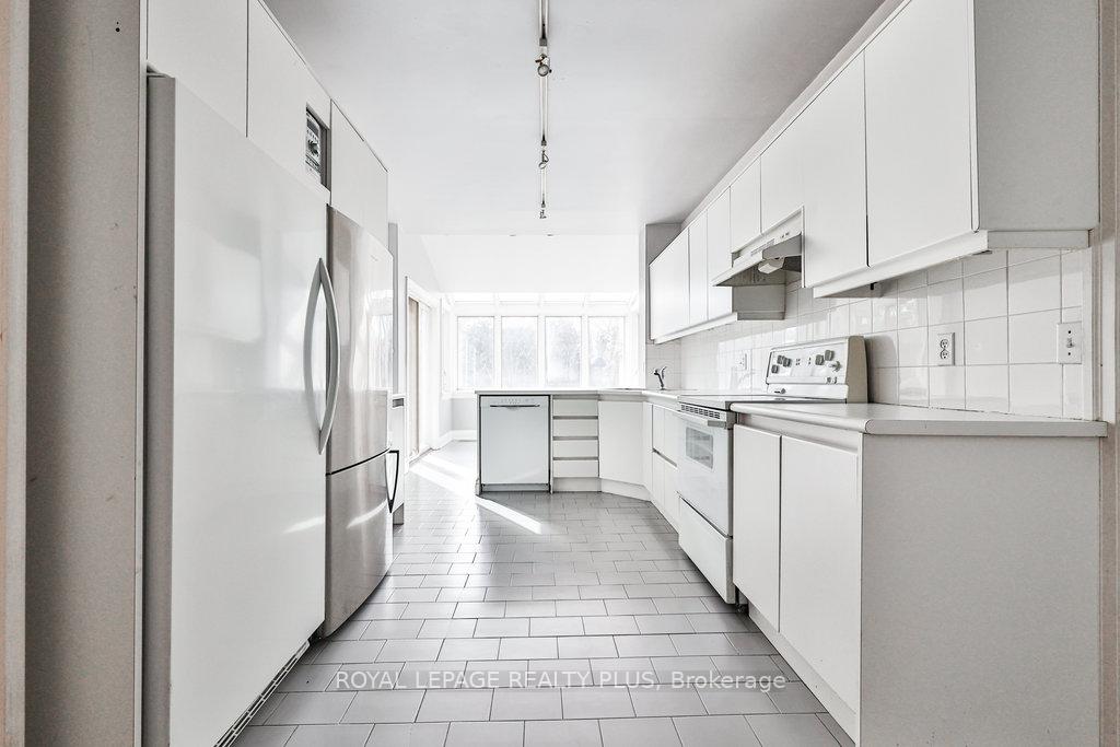 Photo 12 of 225 Glenrose Avenue, Toronto, Rosedale-Moore Park — HOMEH