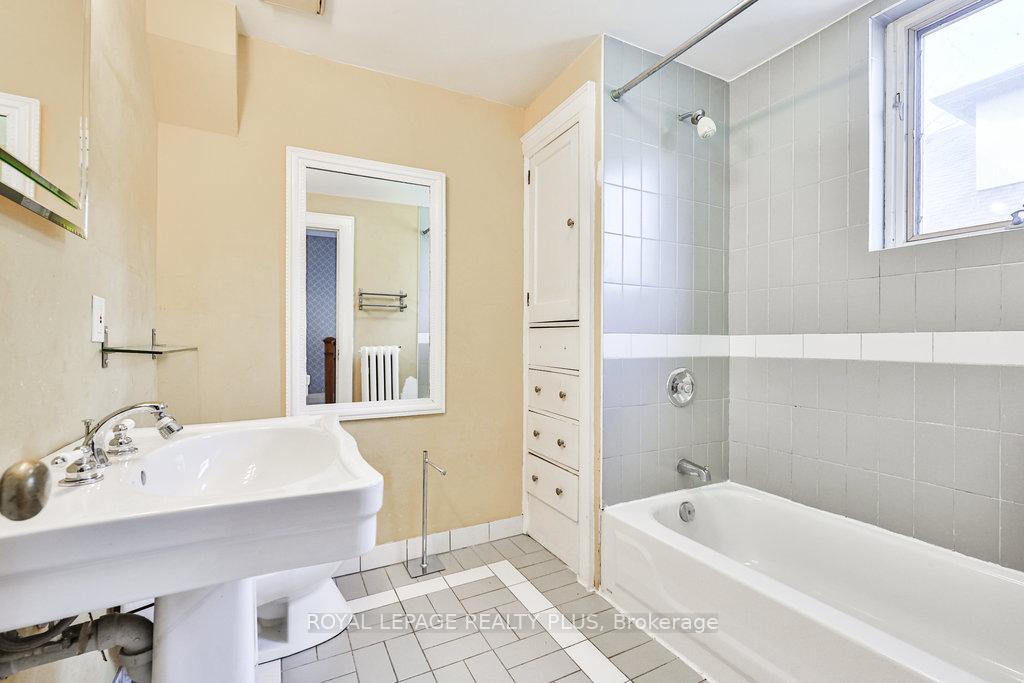 Photo 24 of 225 Glenrose Avenue, Toronto, Rosedale-Moore Park — HOMEH