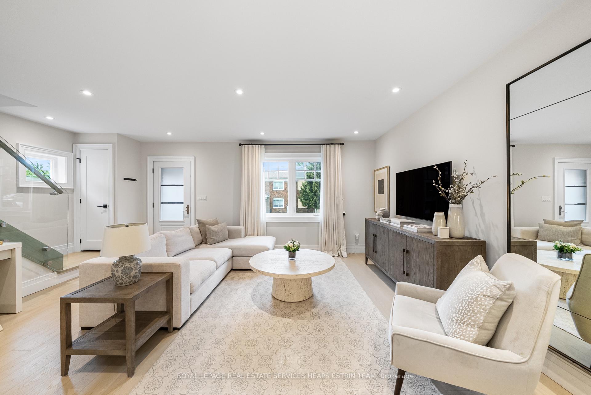 Photo 5 of 20 Elvina Gardens, Toronto, Mount Pleasant East — HOMEH