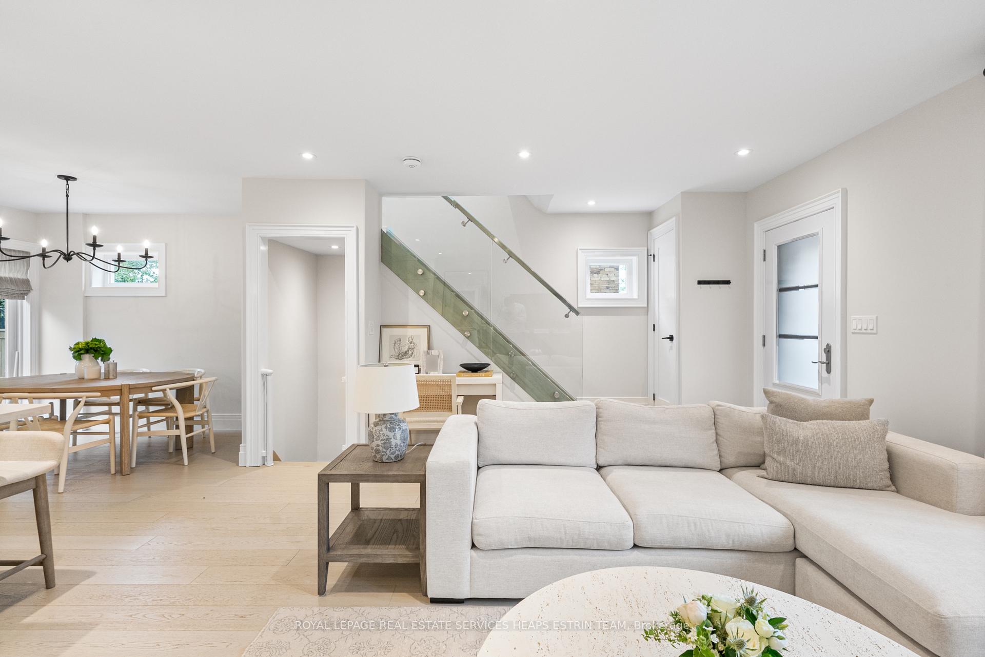 Photo 7 of 20 Elvina Gardens, Toronto, Mount Pleasant East — HOMEH