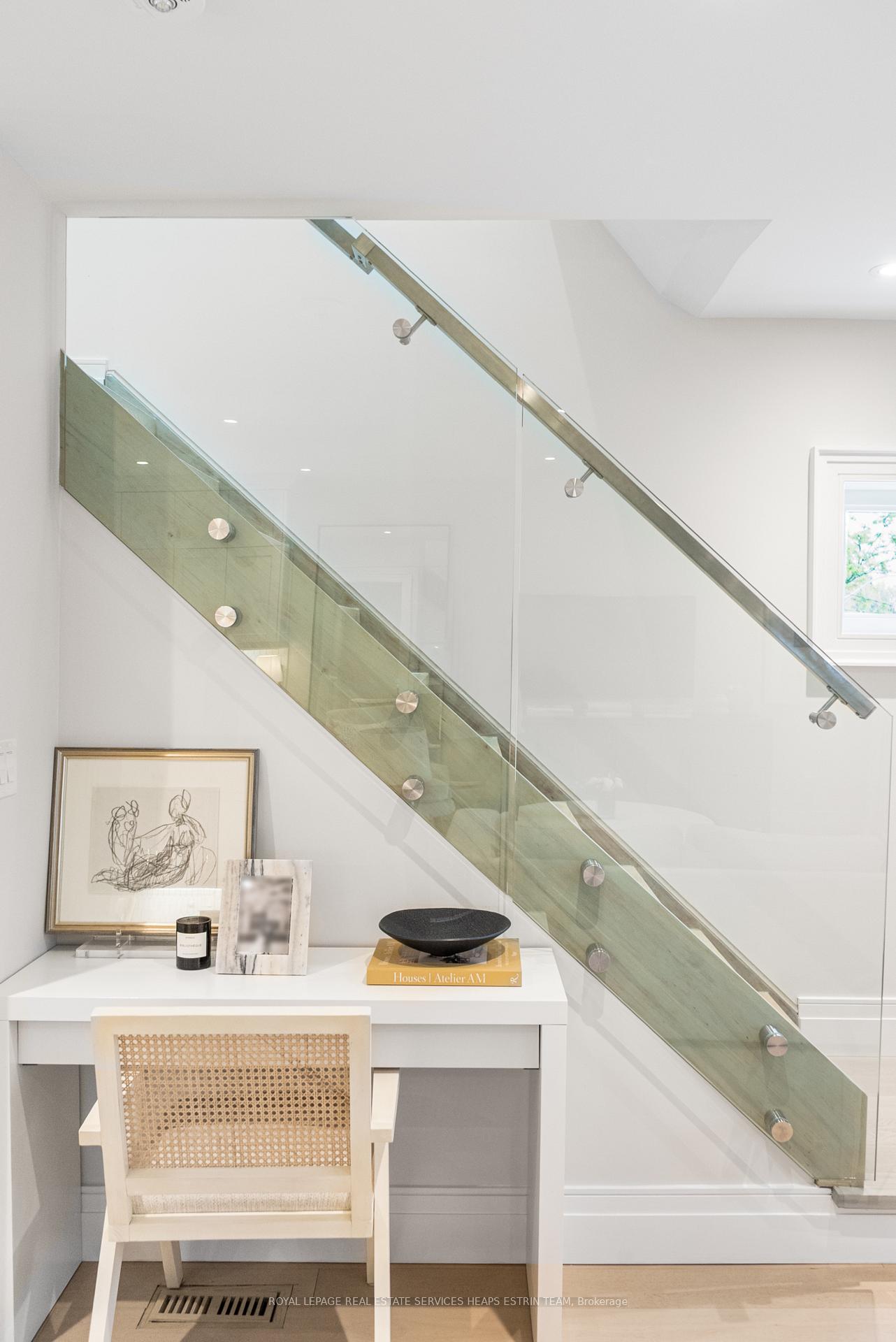 Photo 14 of 20 Elvina Gardens, Toronto, Mount Pleasant East — HOMEH
