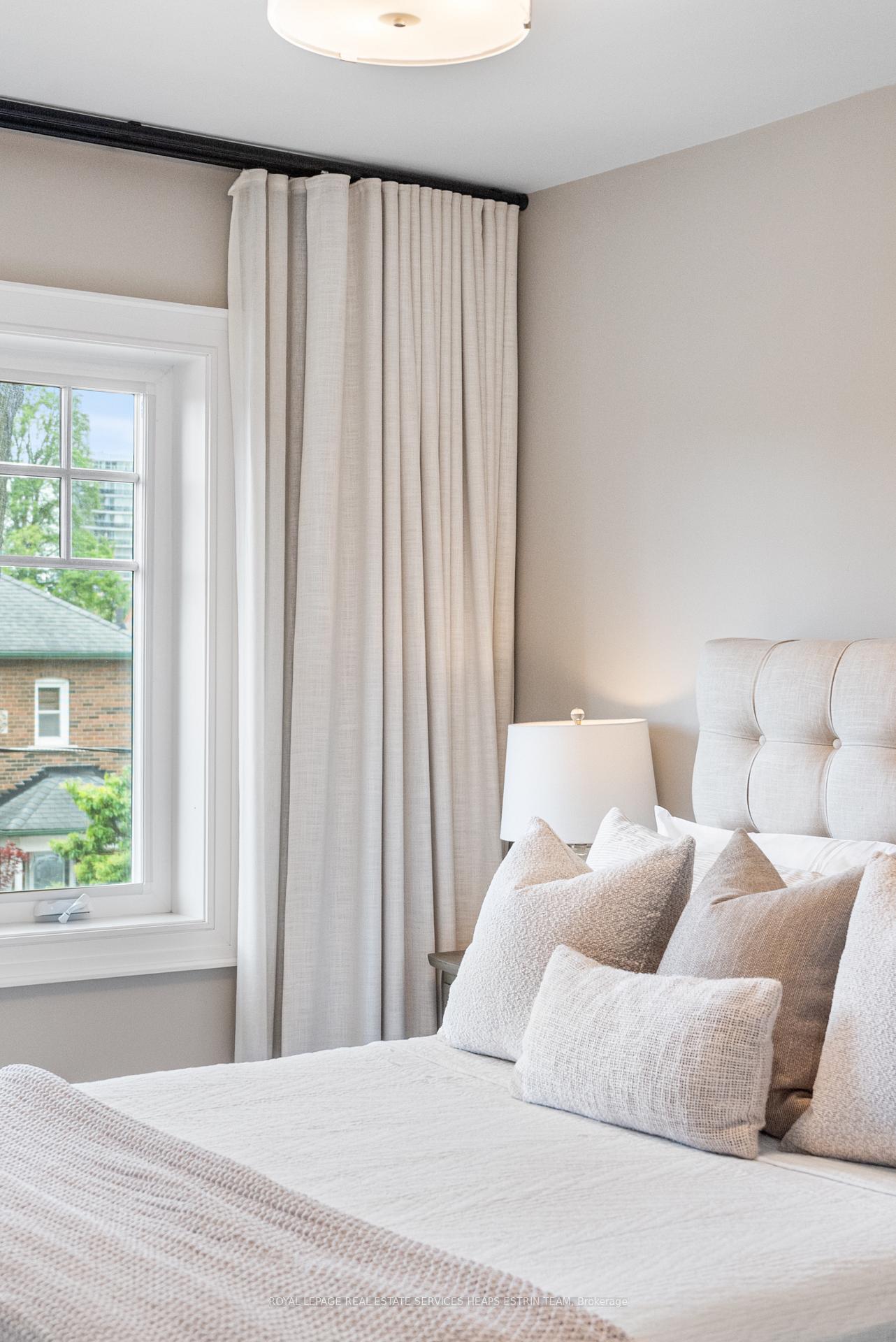 Photo 20 of 20 Elvina Gardens, Toronto, Mount Pleasant East — HOMEH