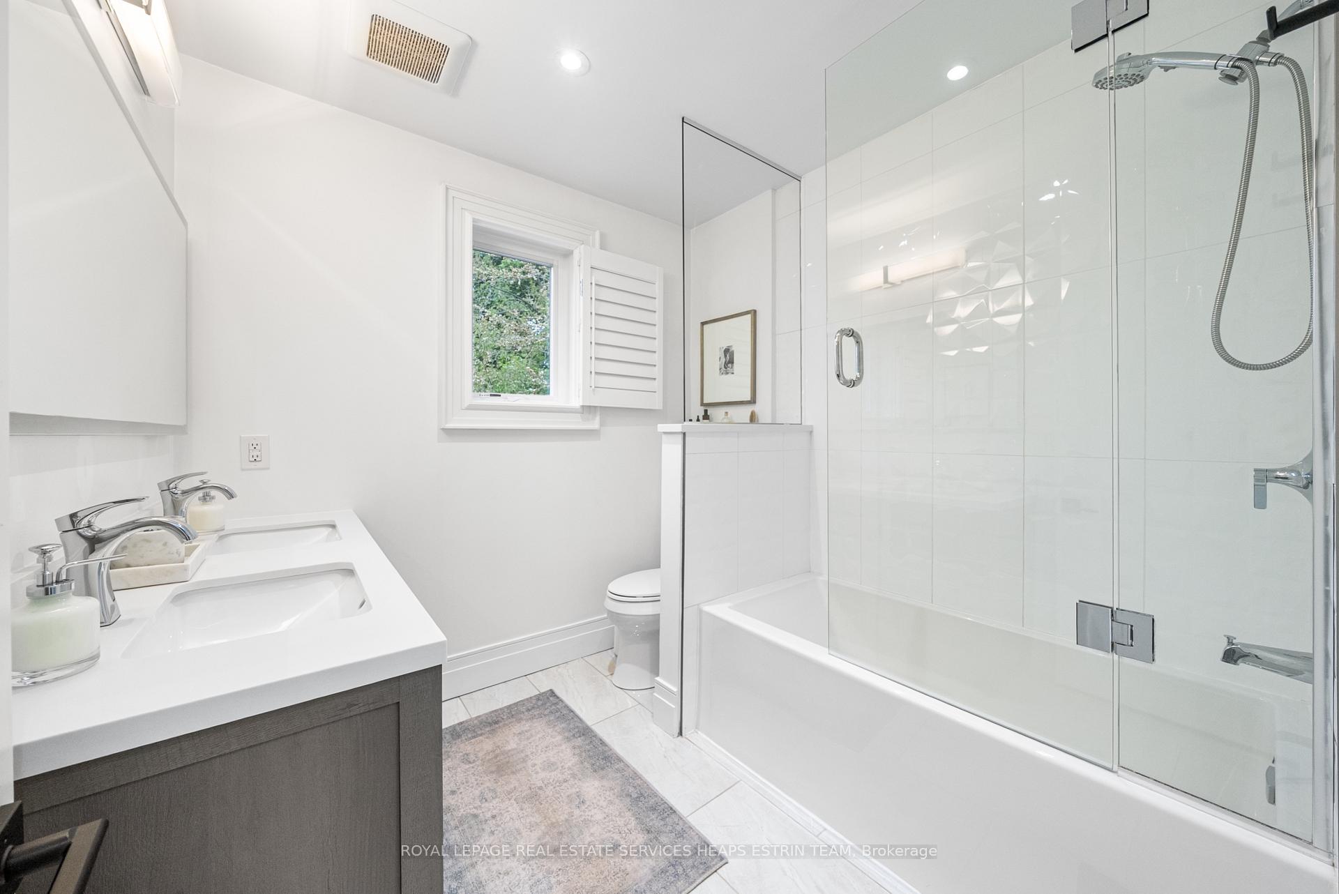 Photo 23 of 20 Elvina Gardens, Toronto, Mount Pleasant East — HOMEH