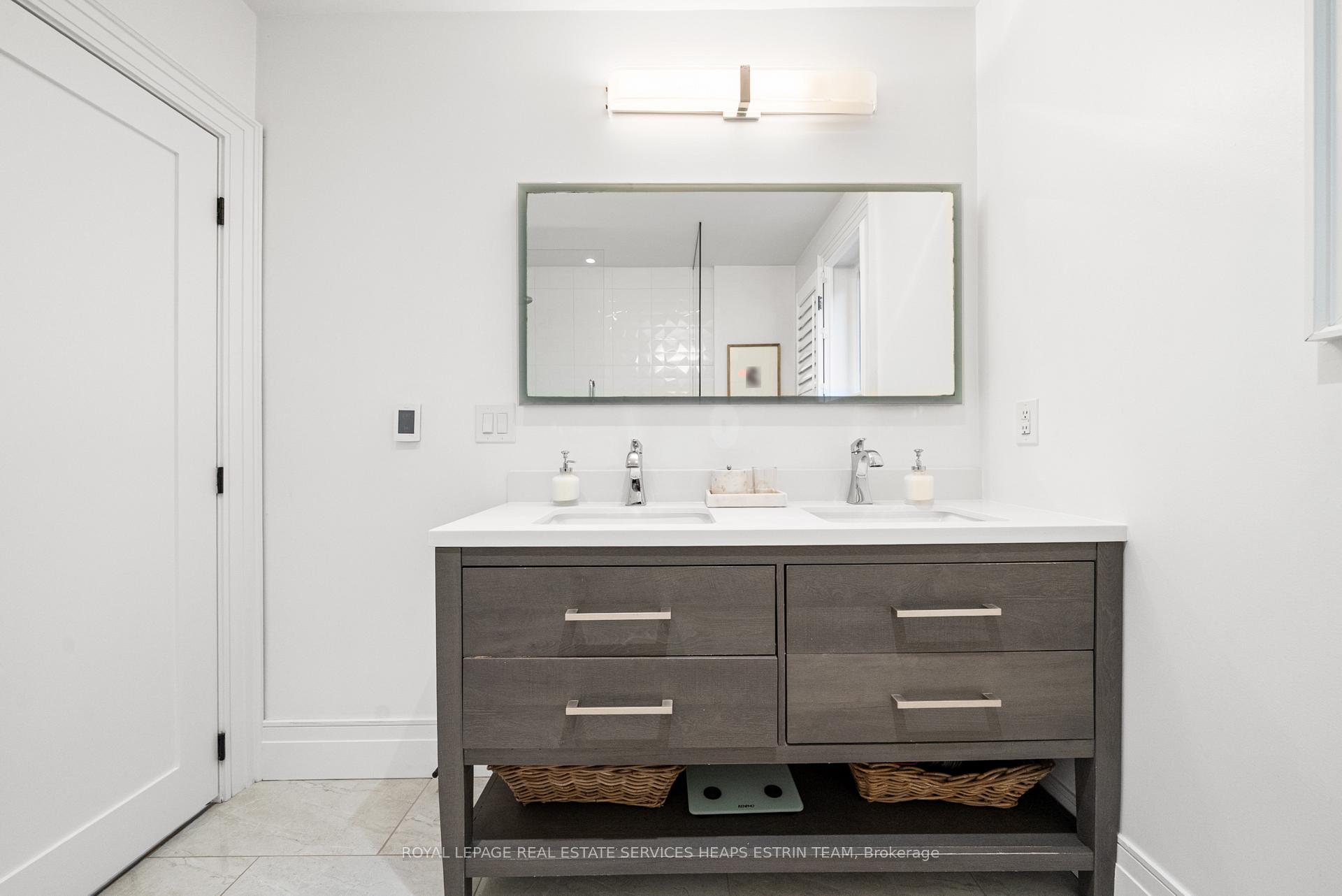 Photo 24 of 20 Elvina Gardens, Toronto, Mount Pleasant East — HOMEH