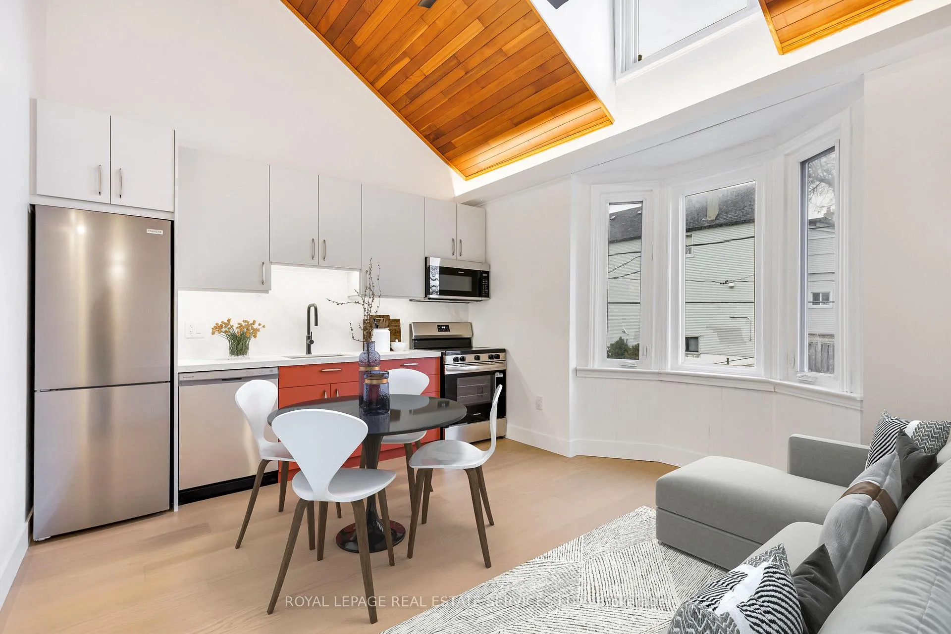 Front of Unit 2ND Floor, 396 Jones Avenue