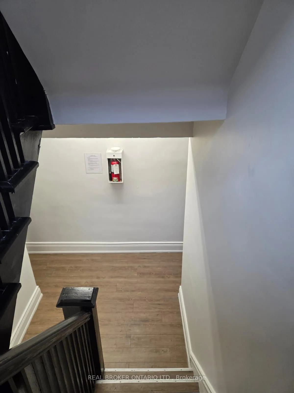 Photo 3 of Unit 2, 983 Main Street E, Hamilton, Crown Point — HOMEH
