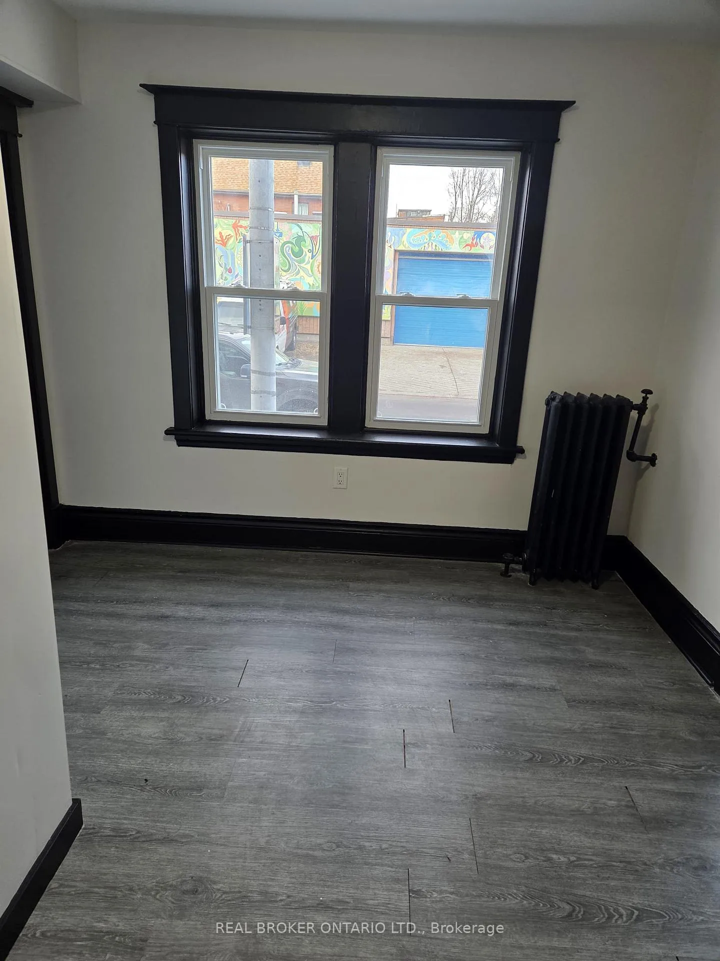 Photo 5 of Unit 2, 983 Main Street E, Hamilton, Crown Point — HOMEH