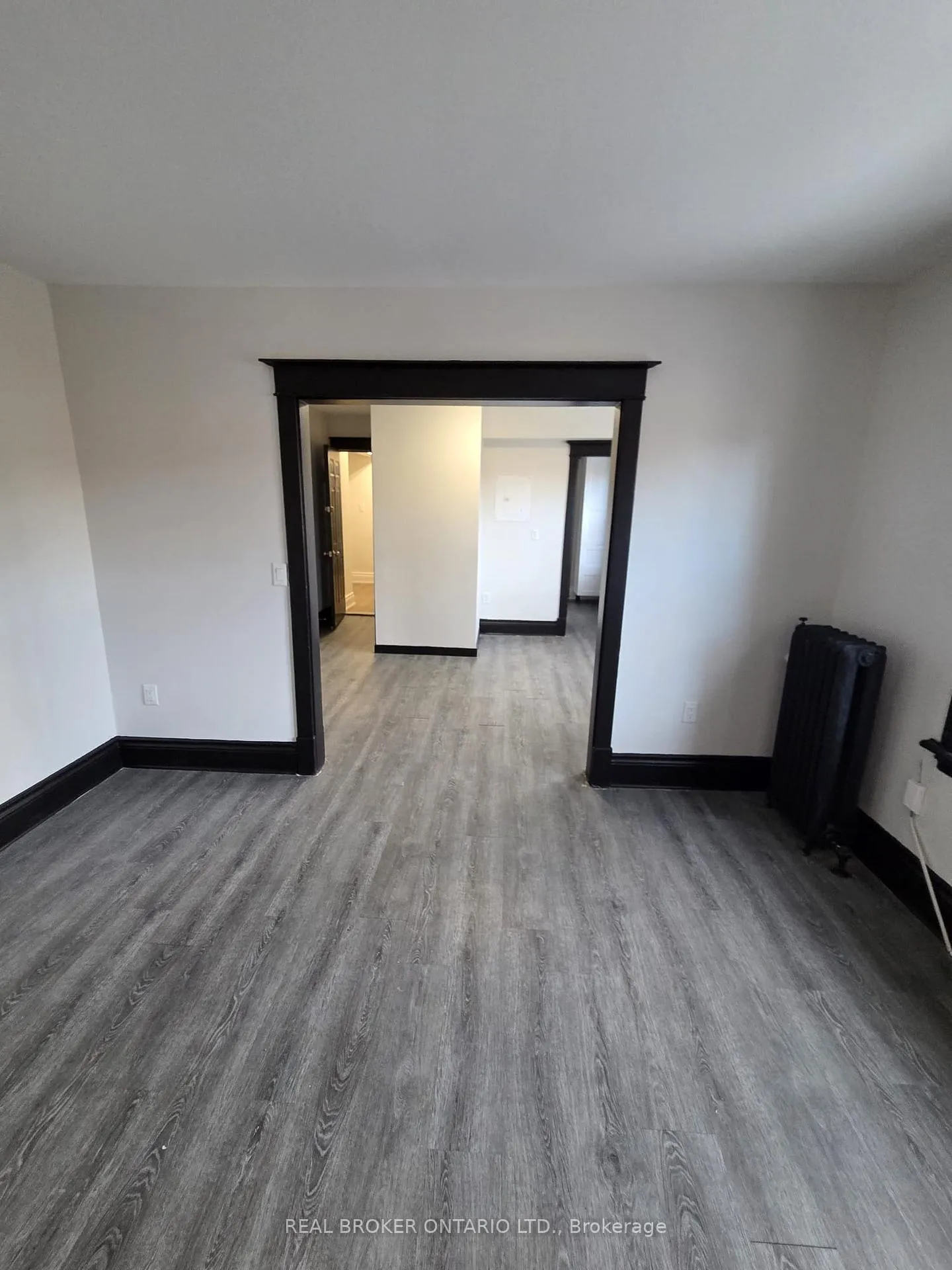 Photo 7 of Unit 2, 983 Main Street E, Hamilton, Crown Point — HOMEH