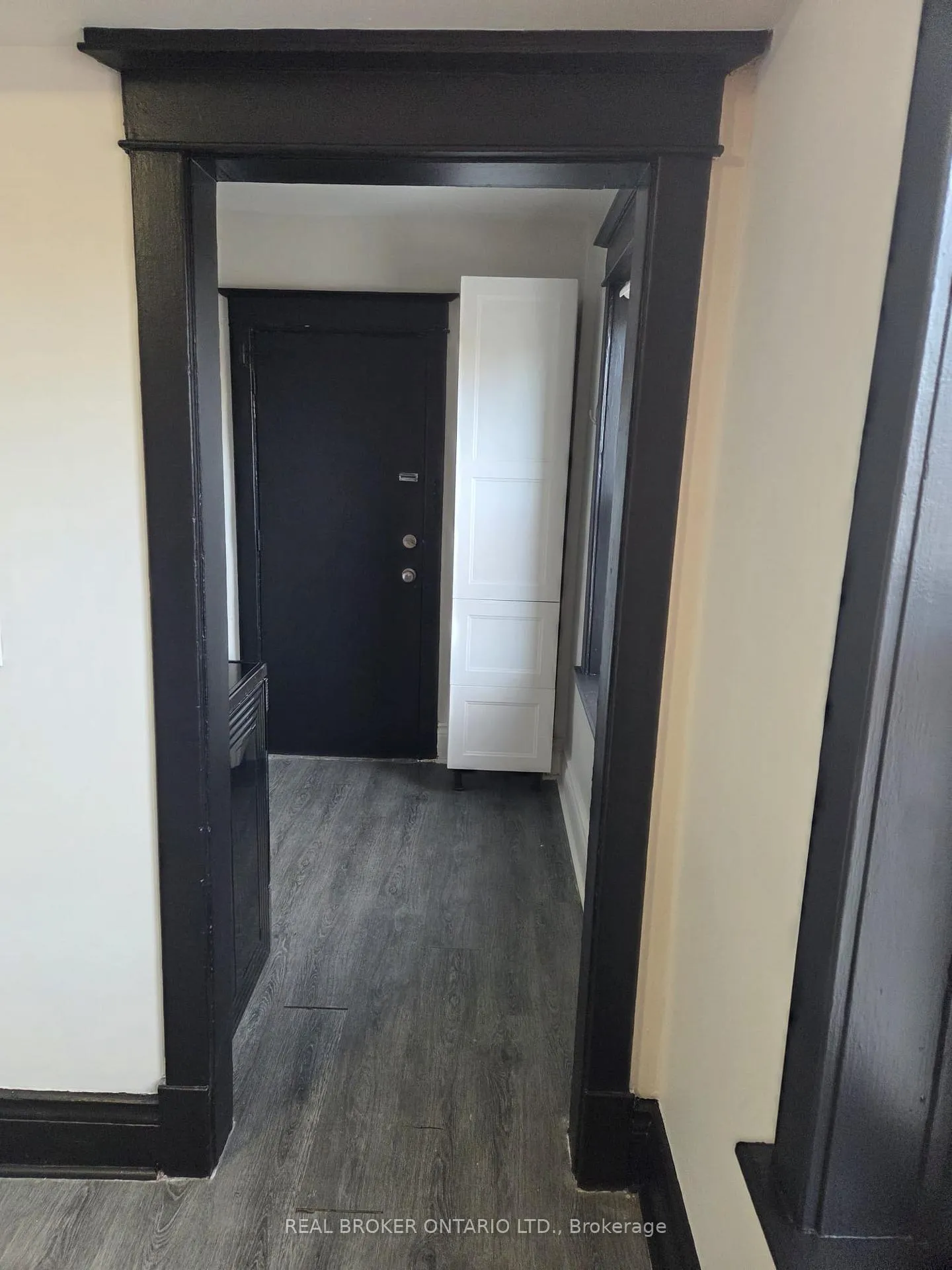 Photo 8 of Unit 2, 983 Main Street E, Hamilton, Crown Point — HOMEH
