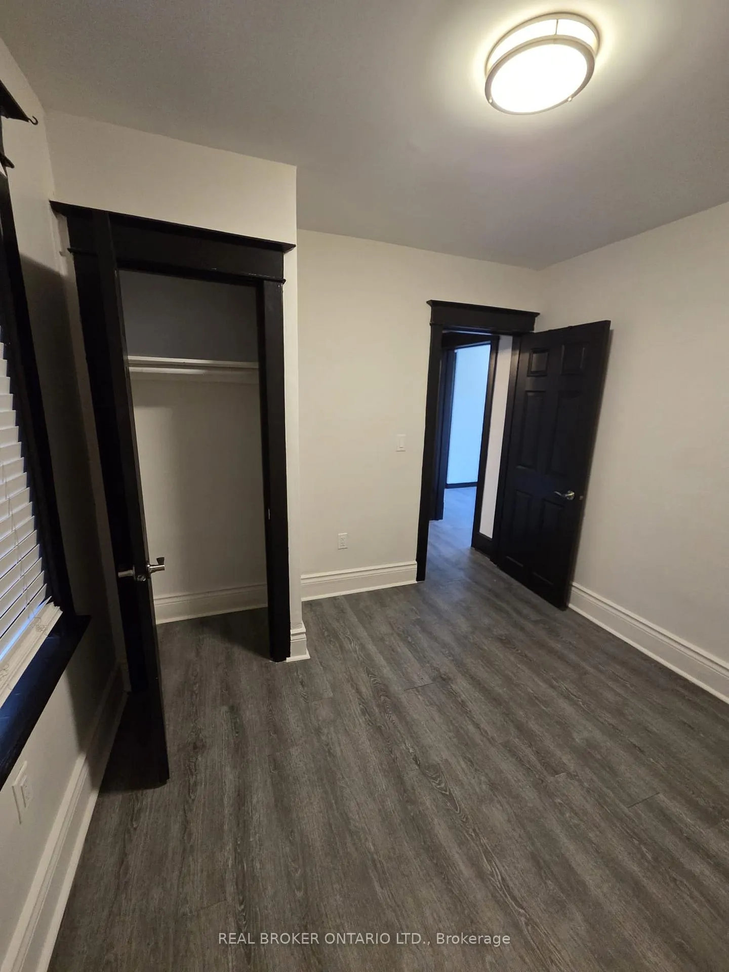 Photo 10 of Unit 2, 983 Main Street E, Hamilton, Crown Point — HOMEH