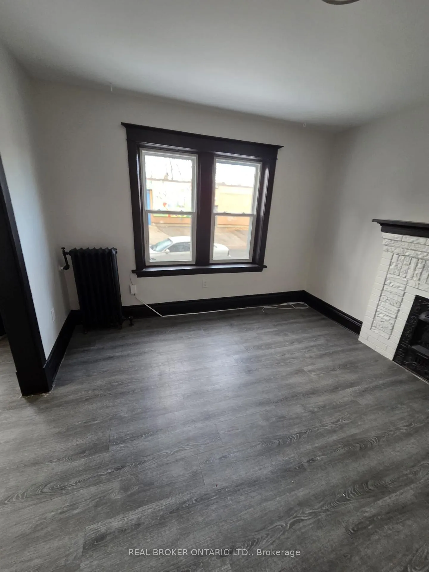 Photo 11 of Unit 2, 983 Main Street E, Hamilton, Crown Point — HOMEH