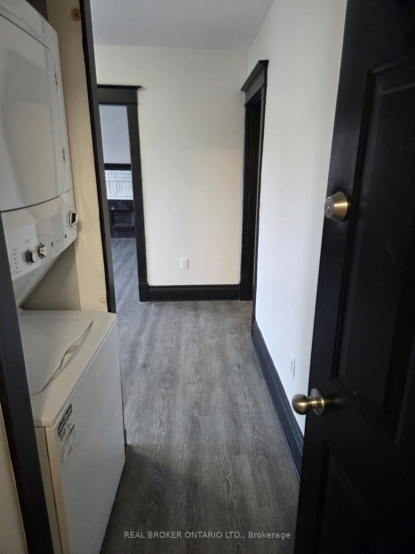 Photo 12 of Unit 2, 983 Main Street E, Hamilton, Crown Point — HOMEH