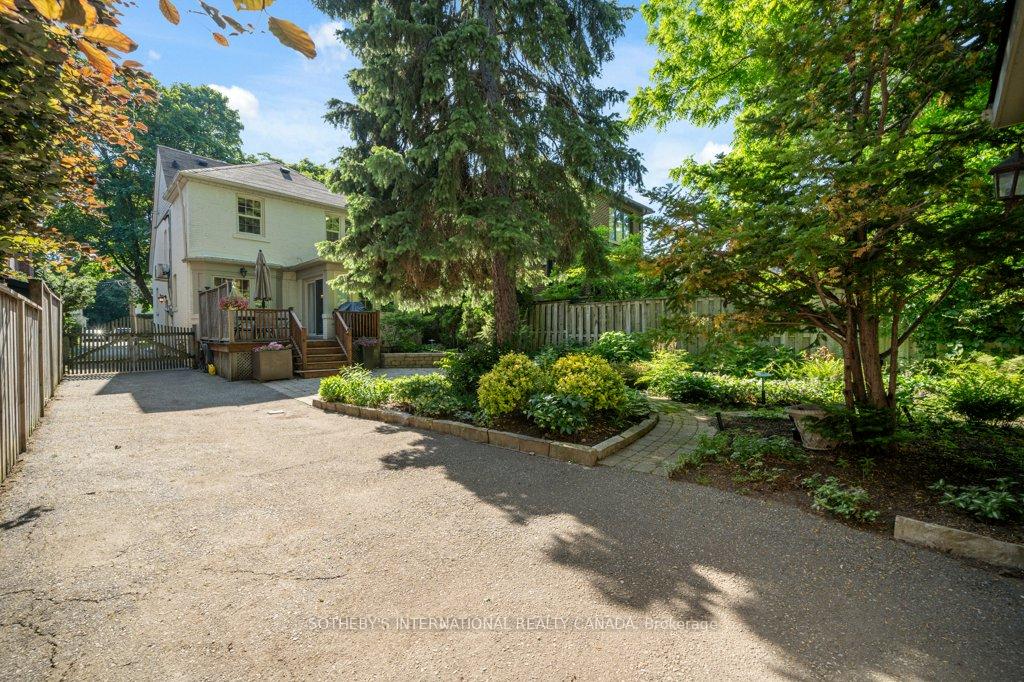 Photo 33 of 147 Bessborough Drive, Toronto, Leaside — HOMEH
